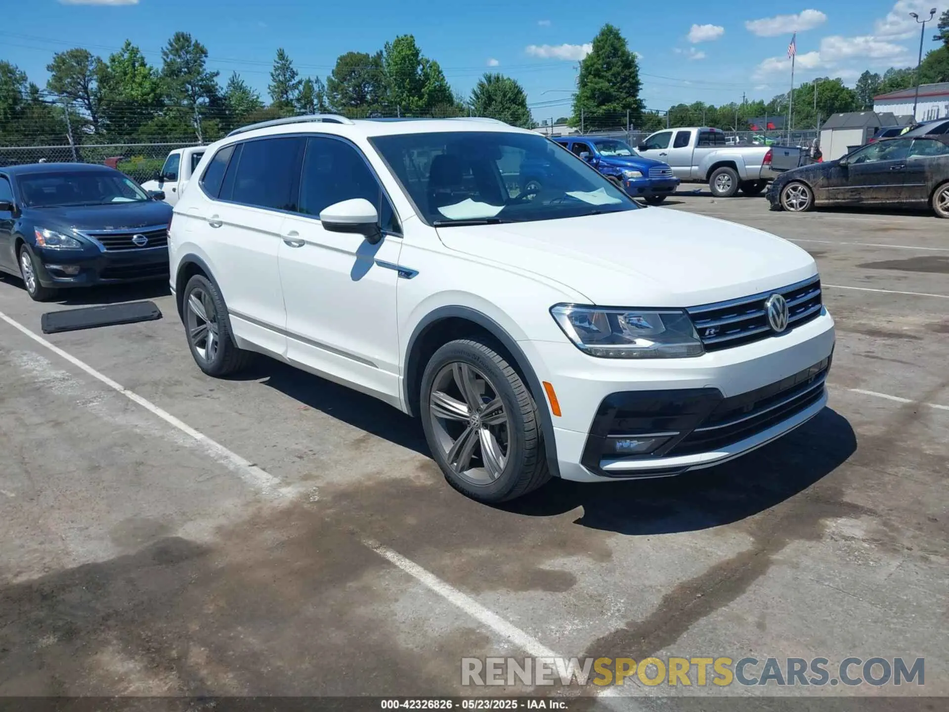 1 Photograph of a damaged car 3VV2B7AX8KM017041 VOLKSWAGEN TIGUAN 2019