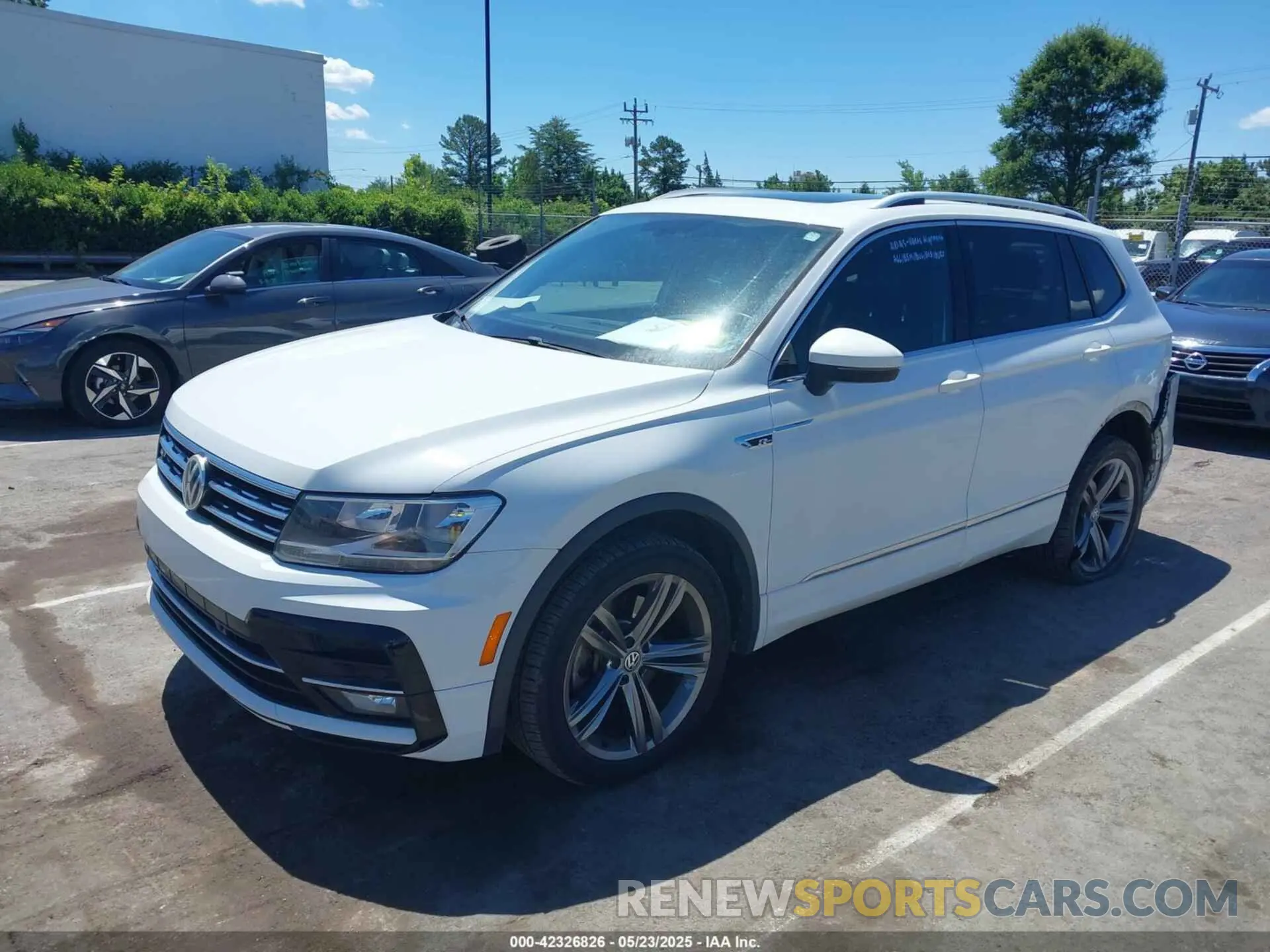 2 Photograph of a damaged car 3VV2B7AX8KM017041 VOLKSWAGEN TIGUAN 2019
