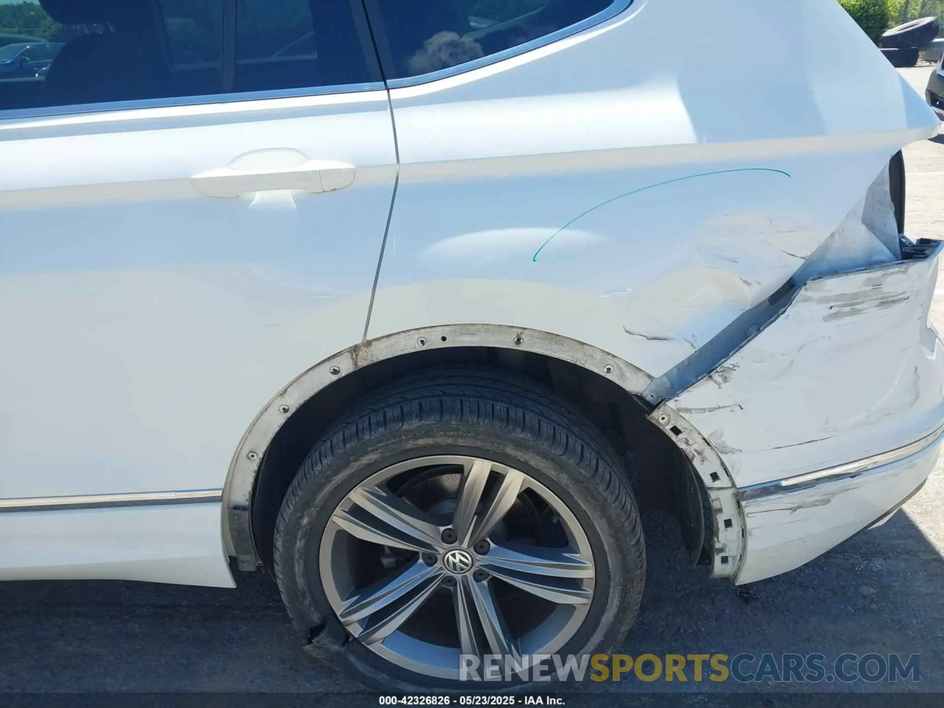 6 Photograph of a damaged car 3VV2B7AX8KM017041 VOLKSWAGEN TIGUAN 2019
