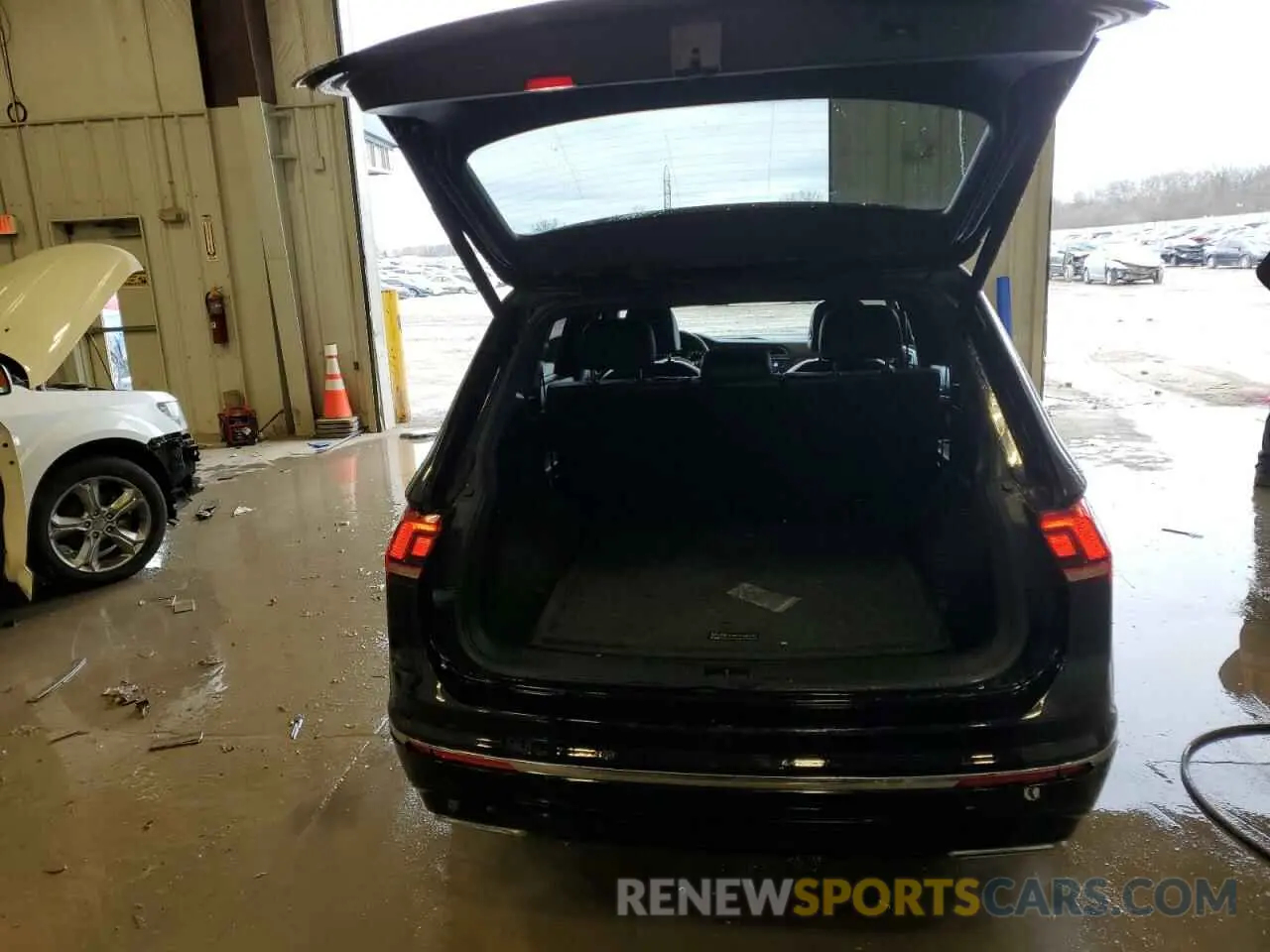 6 Photograph of a damaged car 3VV2B7AX8KM018397 VOLKSWAGEN TIGUAN 2019
