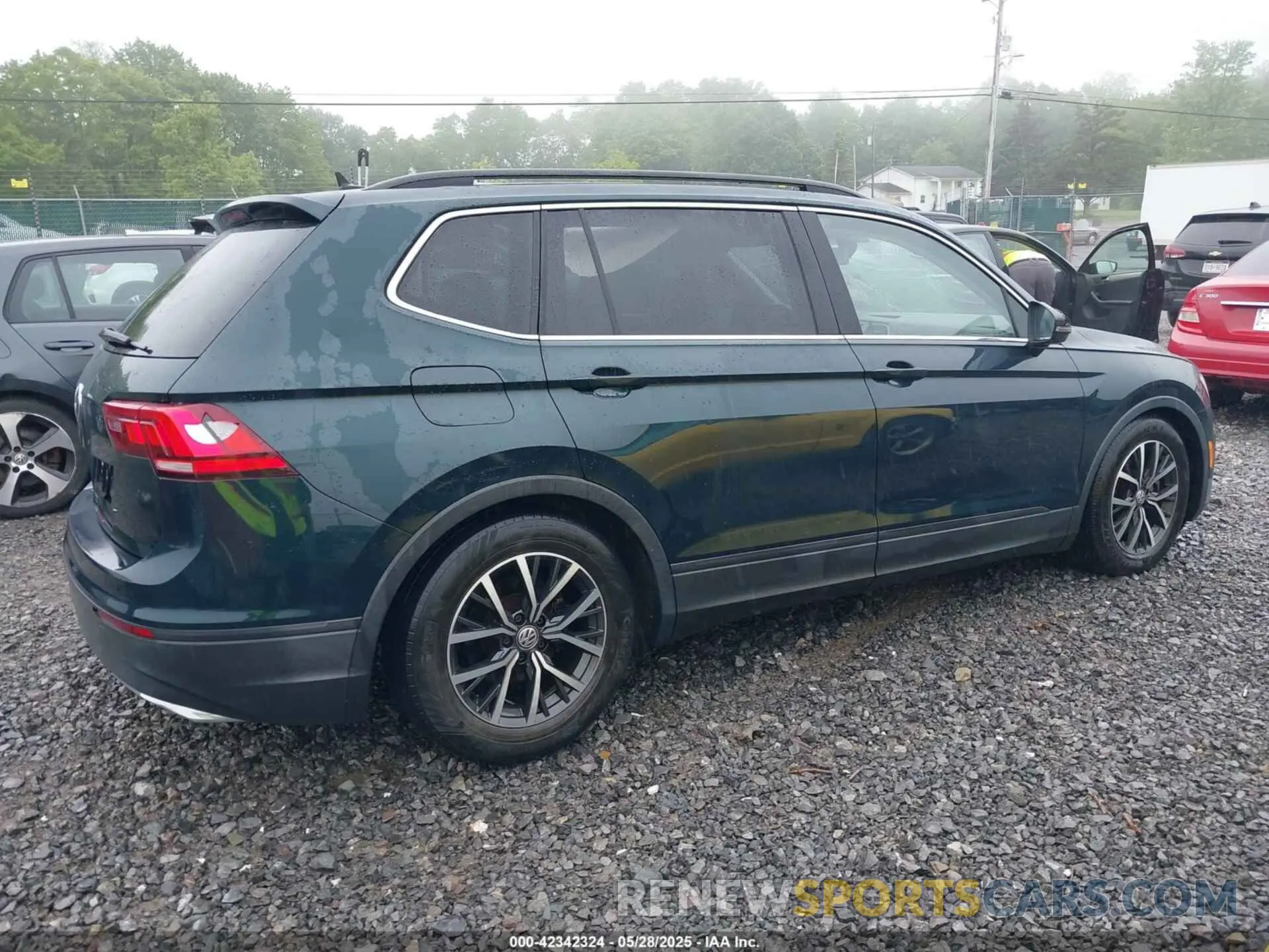 13 Photograph of a damaged car 3VV2B7AX8KM028878 VOLKSWAGEN TIGUAN 2019