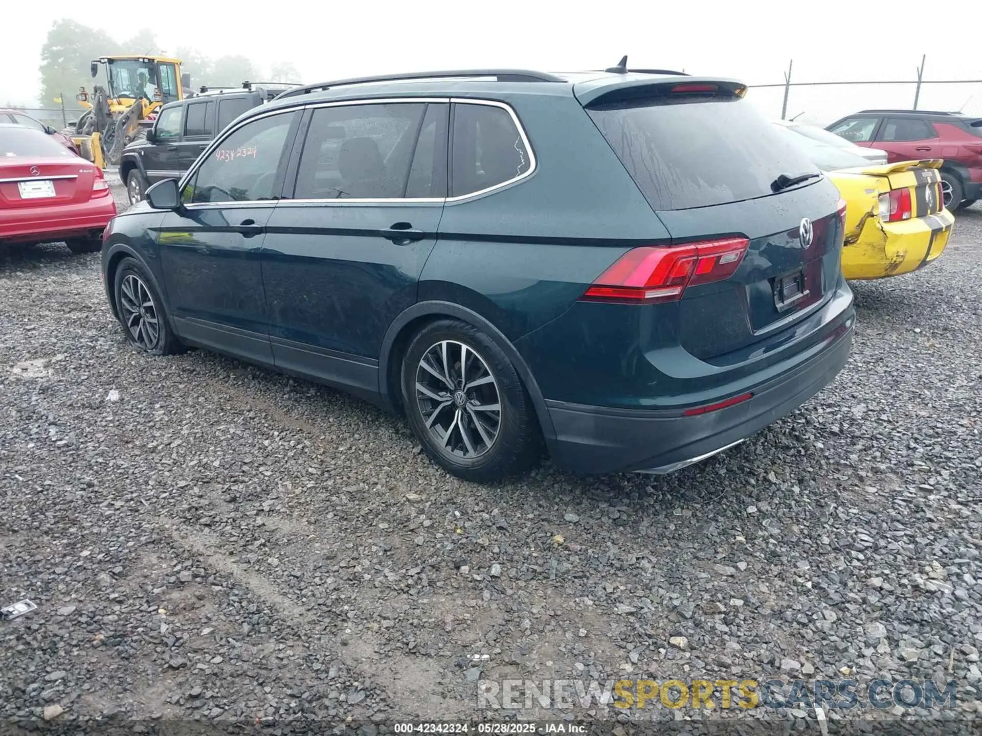3 Photograph of a damaged car 3VV2B7AX8KM028878 VOLKSWAGEN TIGUAN 2019