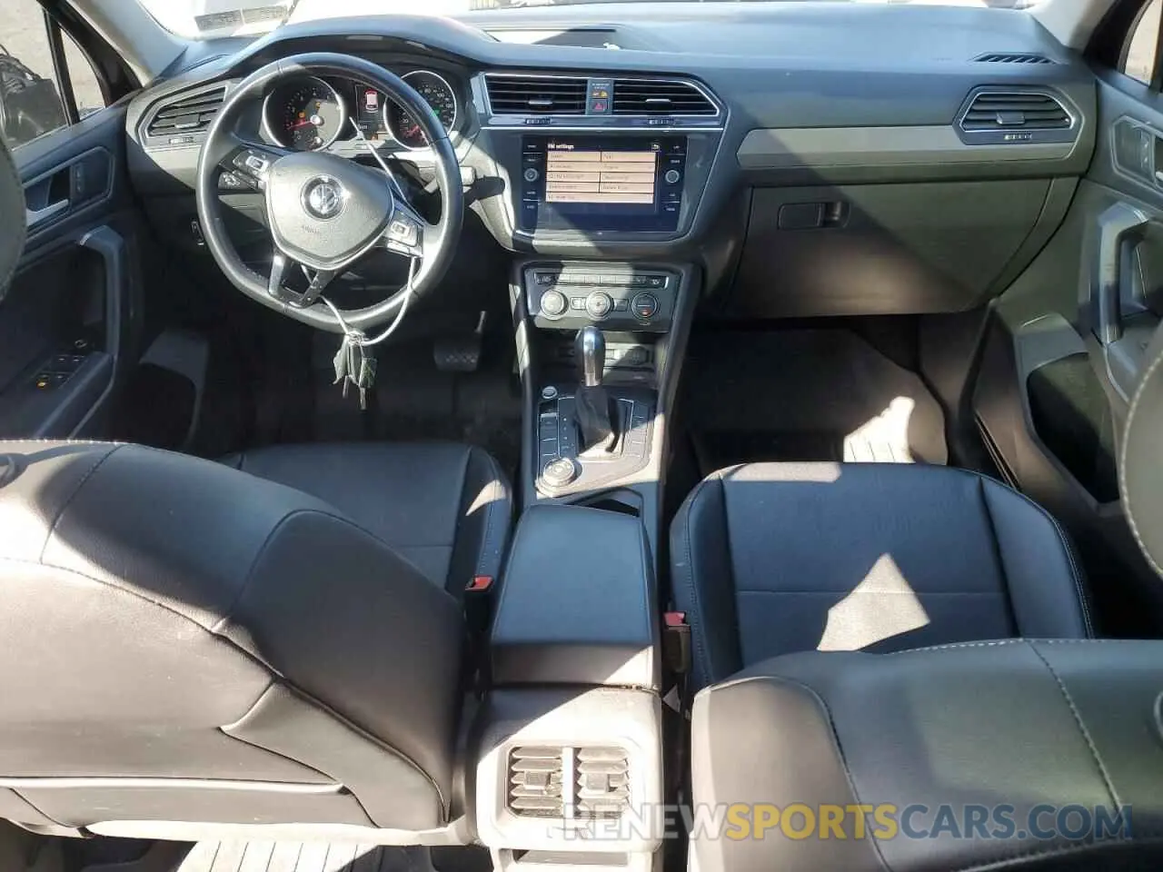 8 Photograph of a damaged car 3VV2B7AX8KM036849 VOLKSWAGEN TIGUAN 2019