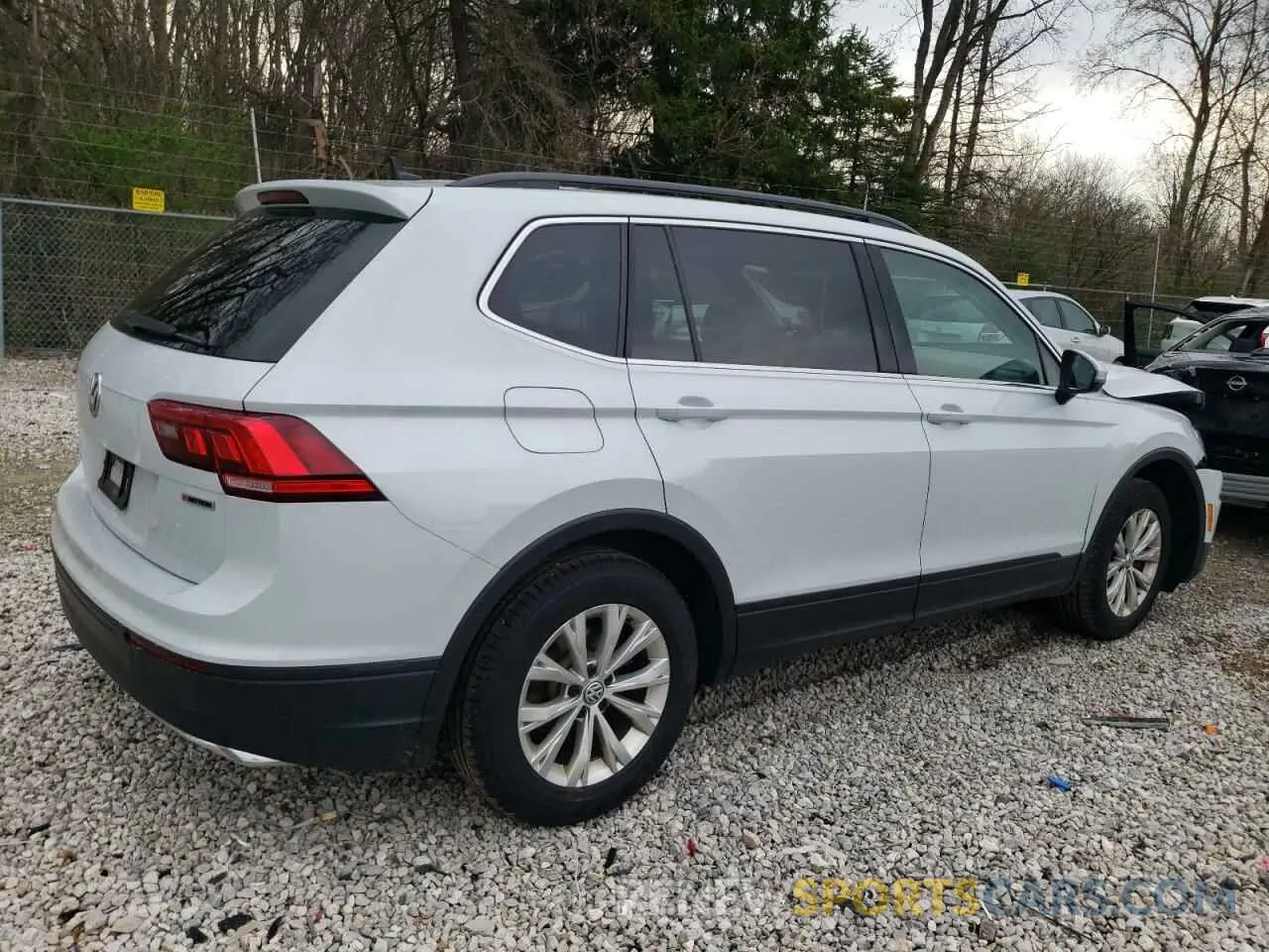 3 Photograph of a damaged car 3VV2B7AX8KM039878 VOLKSWAGEN TIGUAN 2019