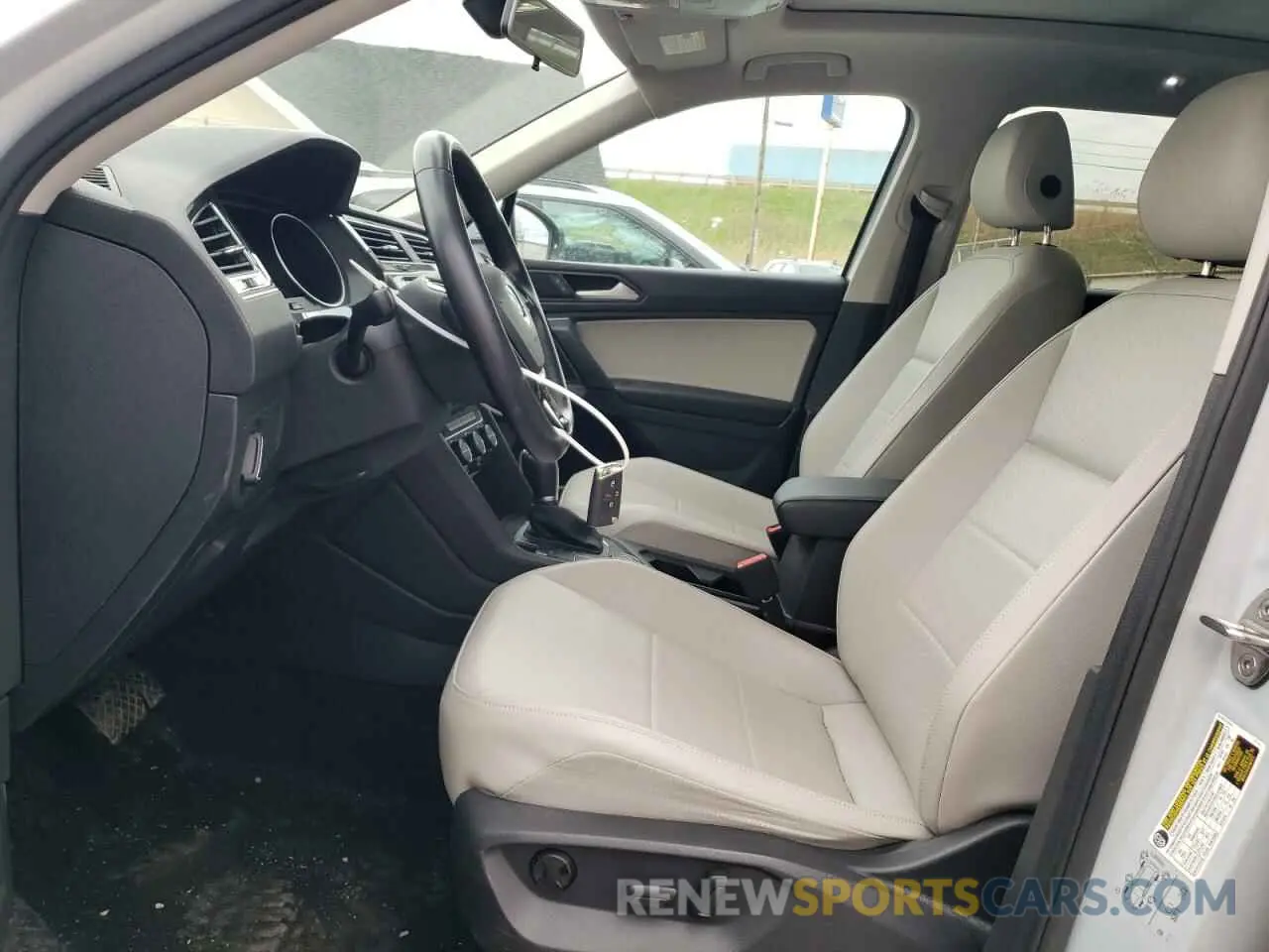 7 Photograph of a damaged car 3VV2B7AX8KM039878 VOLKSWAGEN TIGUAN 2019