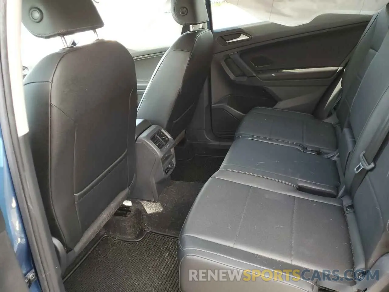 10 Photograph of a damaged car 3VV2B7AX8KM047706 VOLKSWAGEN TIGUAN 2019