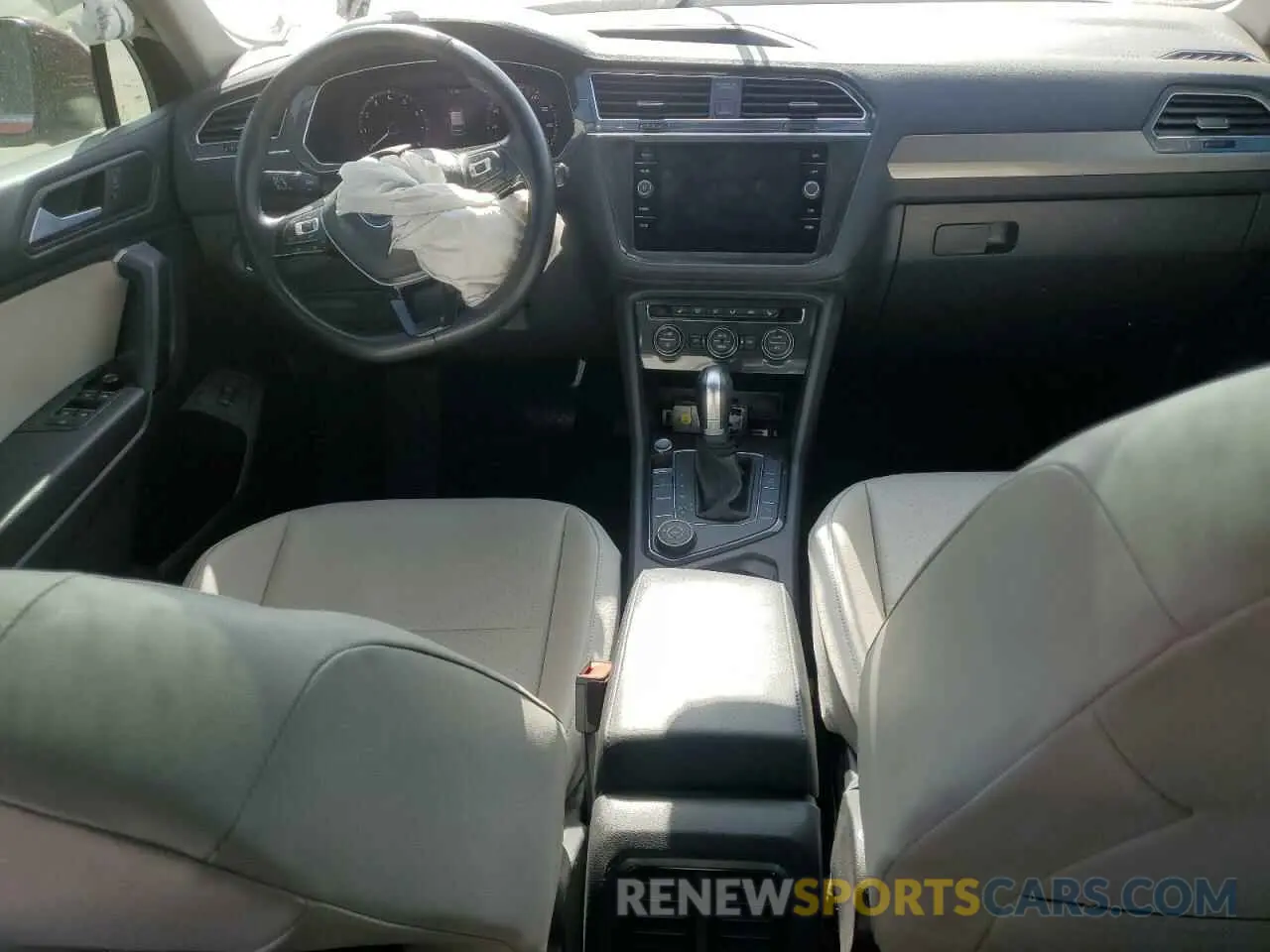 8 Photograph of a damaged car 3VV2B7AX8KM050315 VOLKSWAGEN TIGUAN 2019