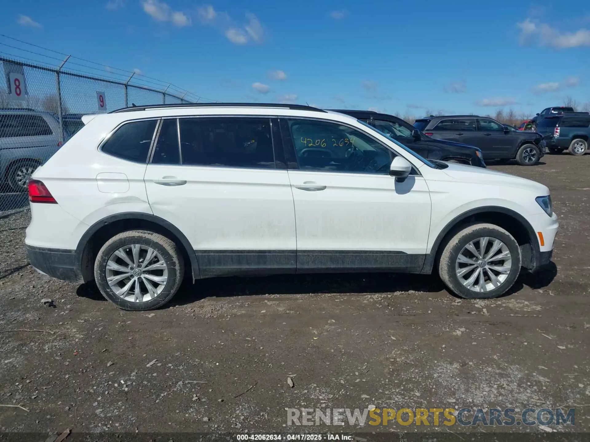 14 Photograph of a damaged car 3VV2B7AX8KM052212 VOLKSWAGEN TIGUAN 2019