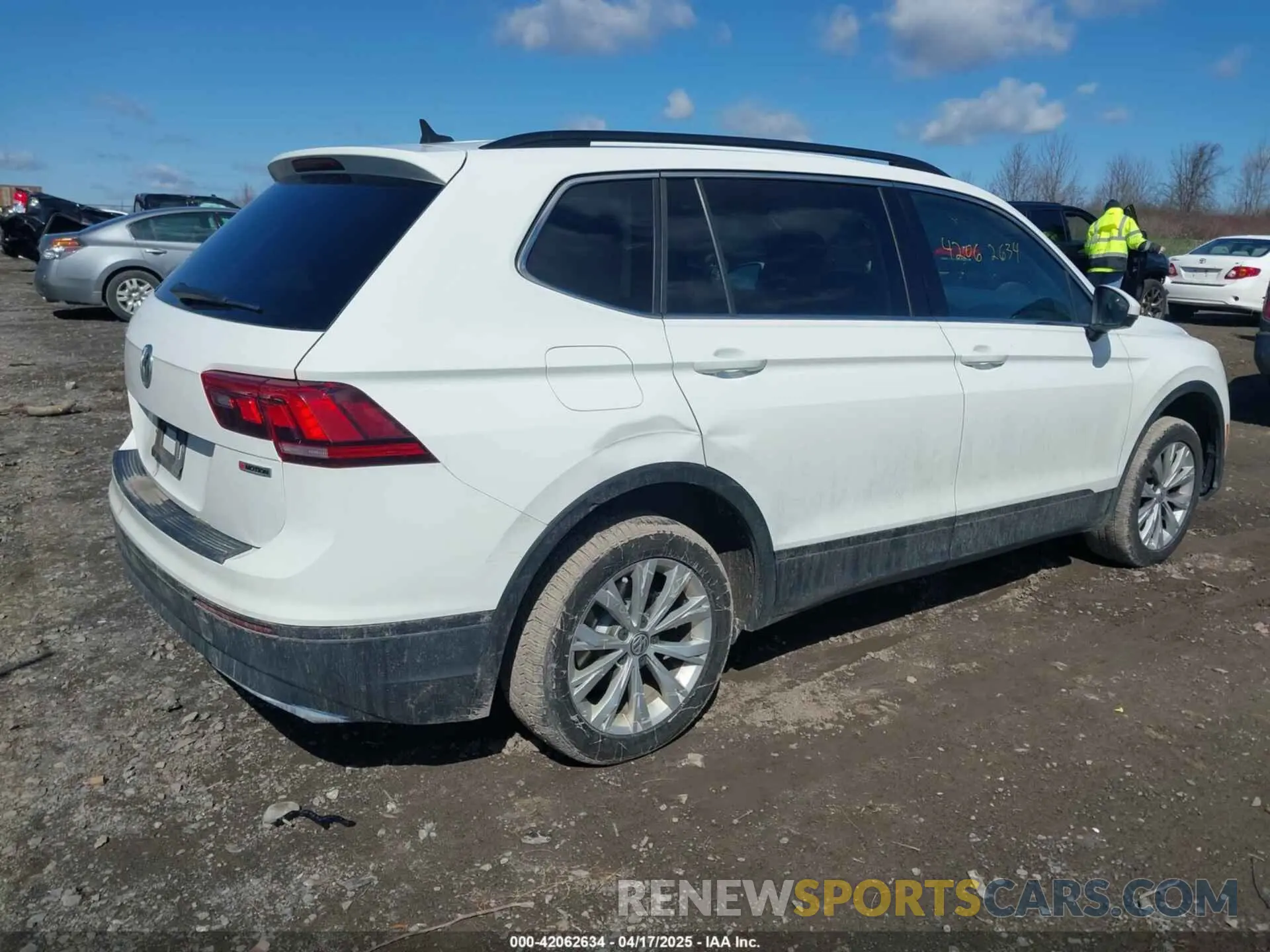 4 Photograph of a damaged car 3VV2B7AX8KM052212 VOLKSWAGEN TIGUAN 2019