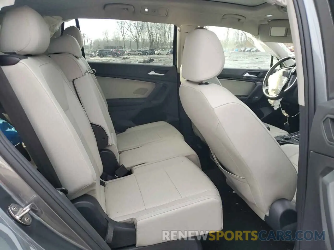 10 Photograph of a damaged car 3VV2B7AX8KM144128 VOLKSWAGEN TIGUAN 2019