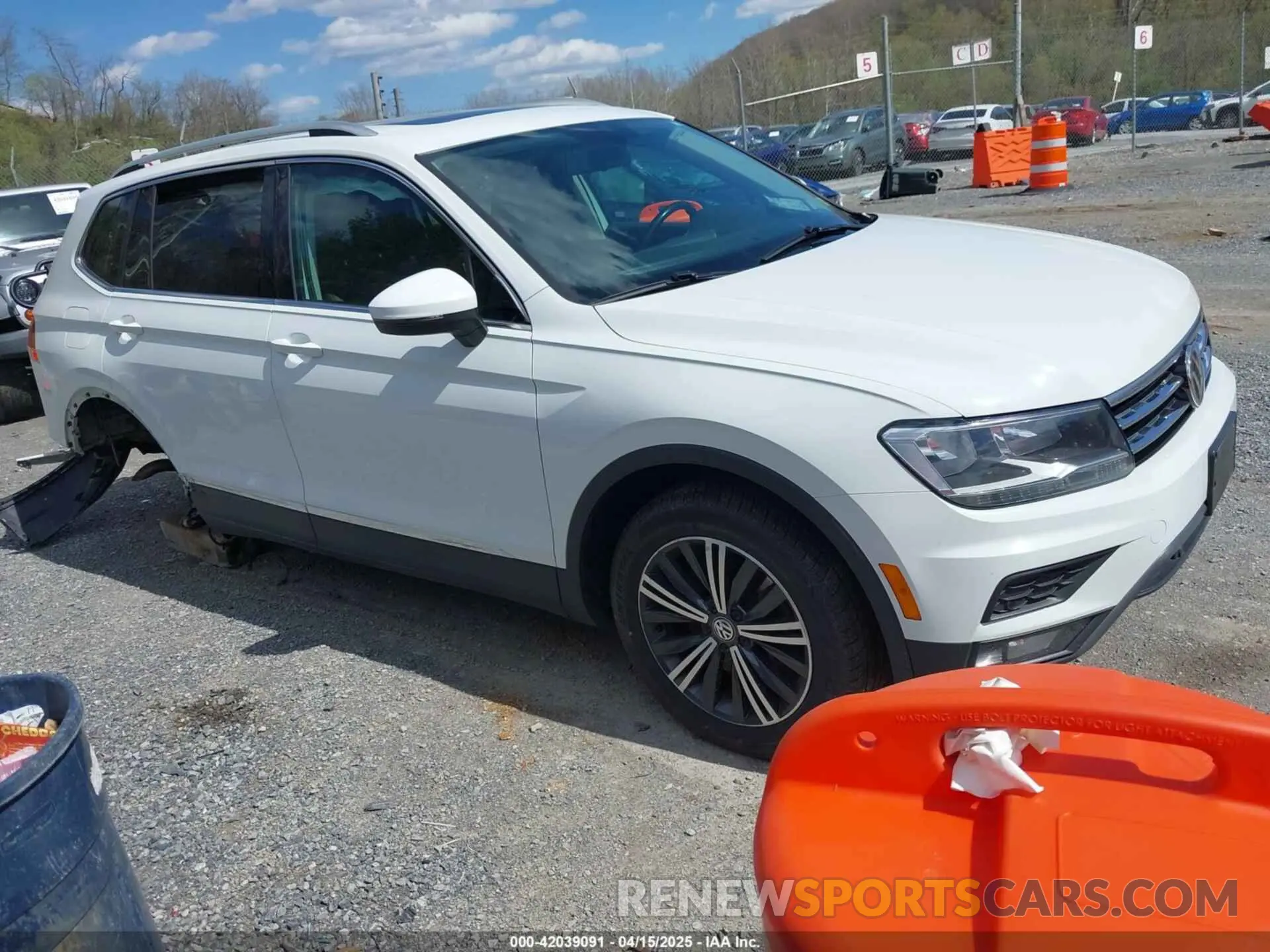 1 Photograph of a damaged car 3VV2B7AX8KM160426 VOLKSWAGEN TIGUAN 2019