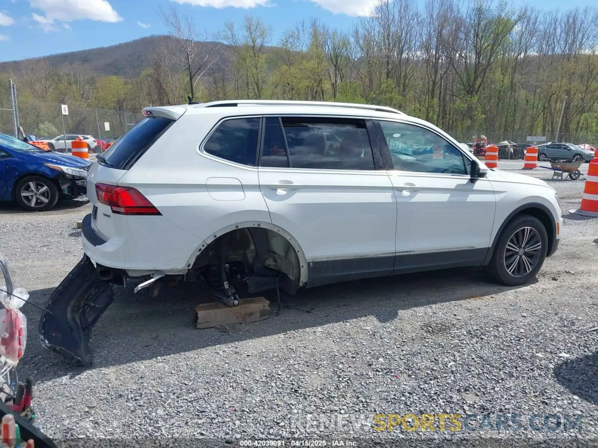 14 Photograph of a damaged car 3VV2B7AX8KM160426 VOLKSWAGEN TIGUAN 2019