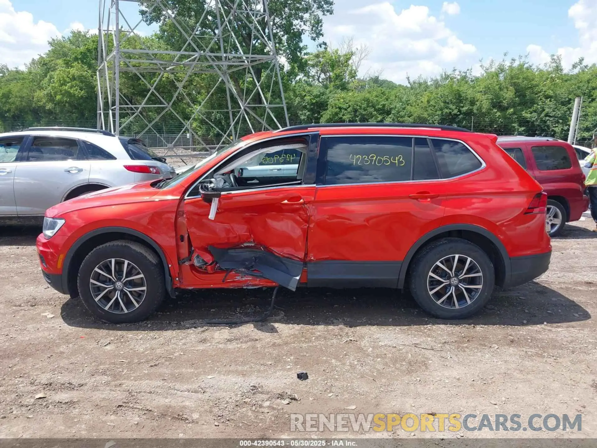 14 Photograph of a damaged car 3VV2B7AX8KM165738 VOLKSWAGEN TIGUAN 2019