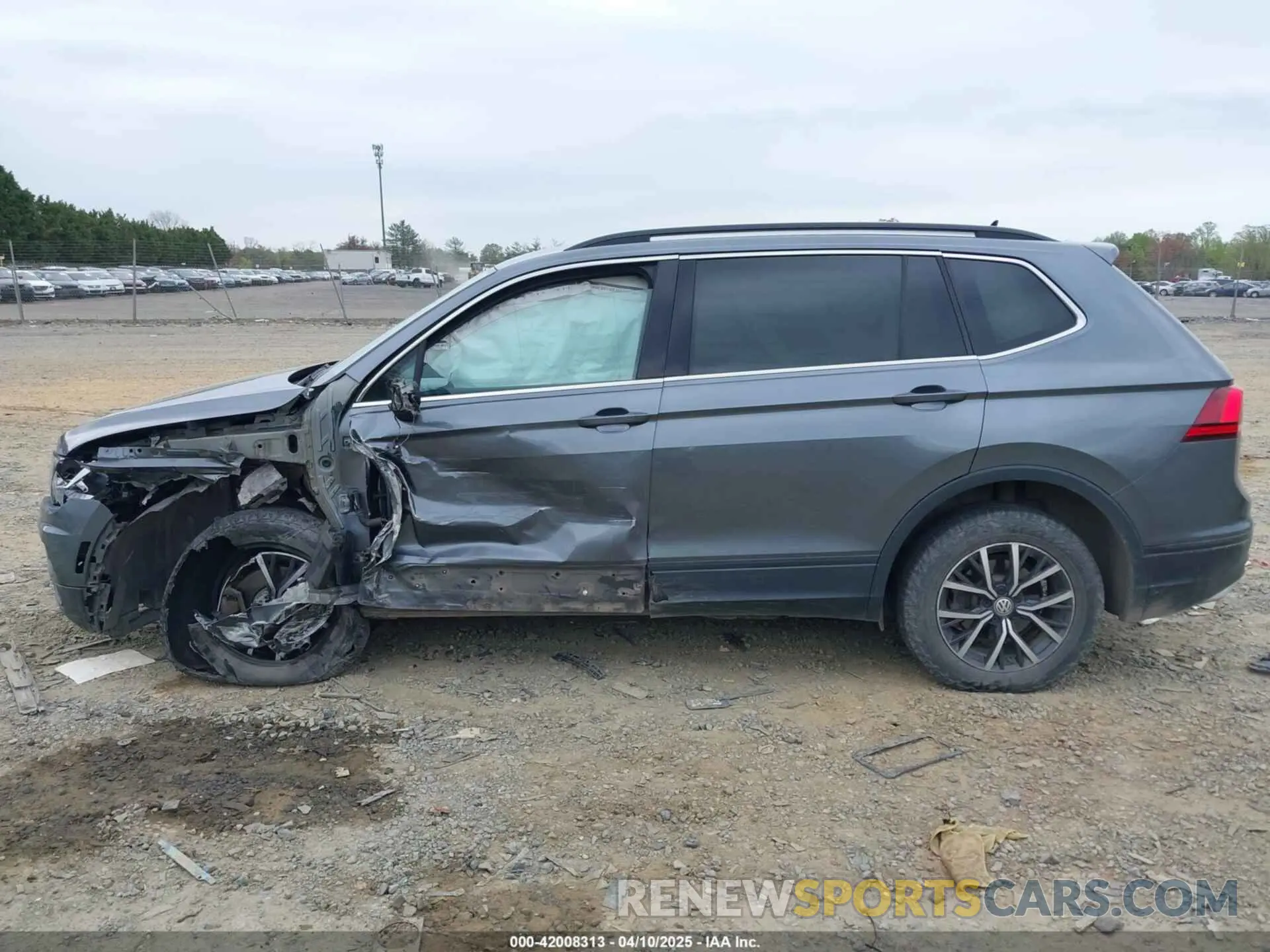 14 Photograph of a damaged car 3VV2B7AX8KM180854 VOLKSWAGEN TIGUAN 2019