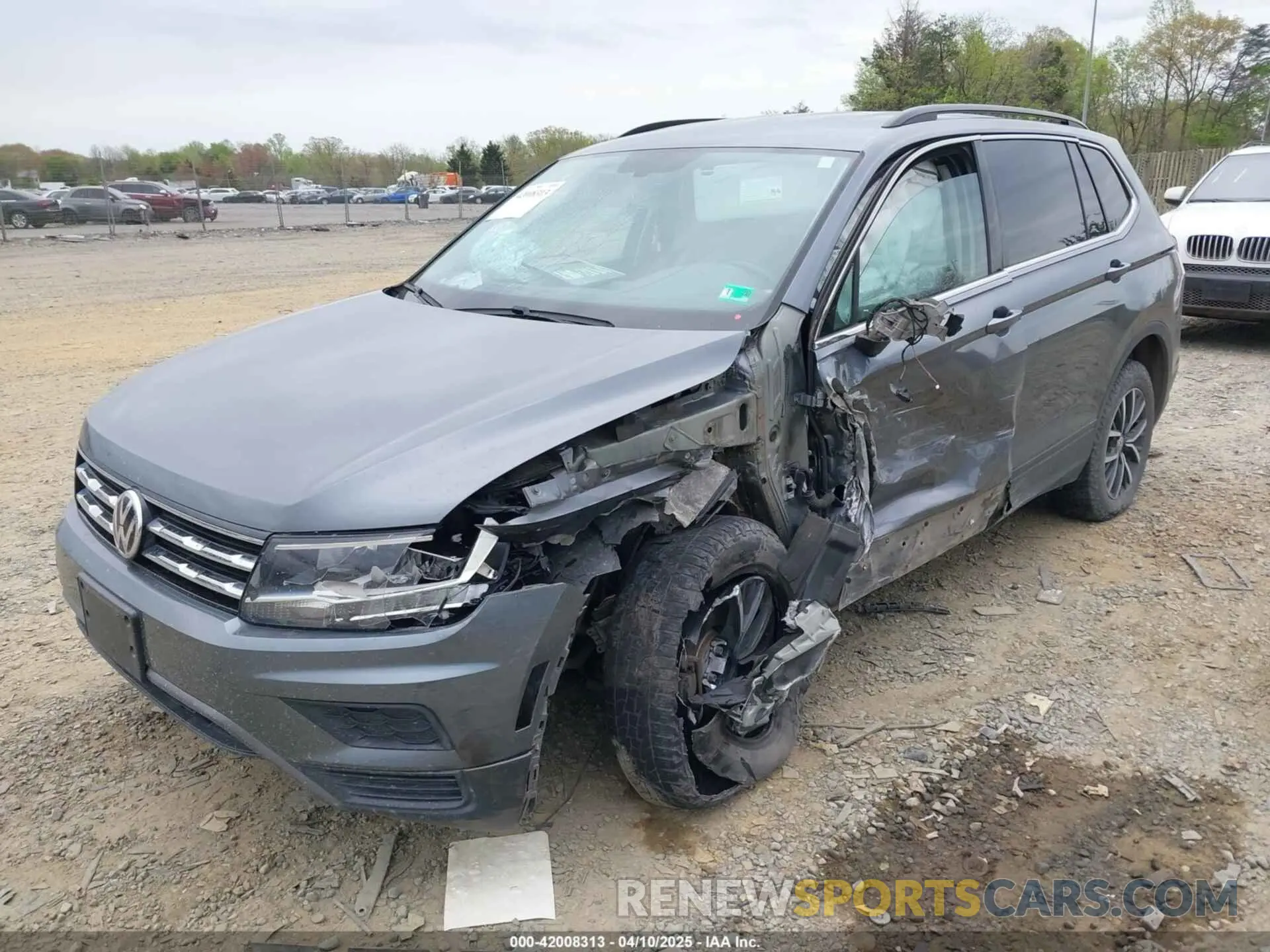 2 Photograph of a damaged car 3VV2B7AX8KM180854 VOLKSWAGEN TIGUAN 2019