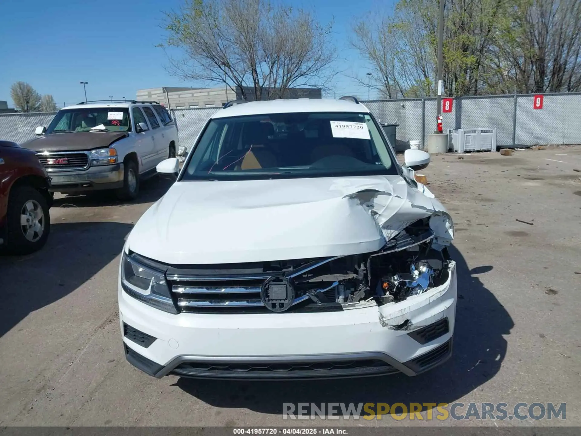 12 Photograph of a damaged car 3VV2B7AX8KM193166 VOLKSWAGEN TIGUAN 2019