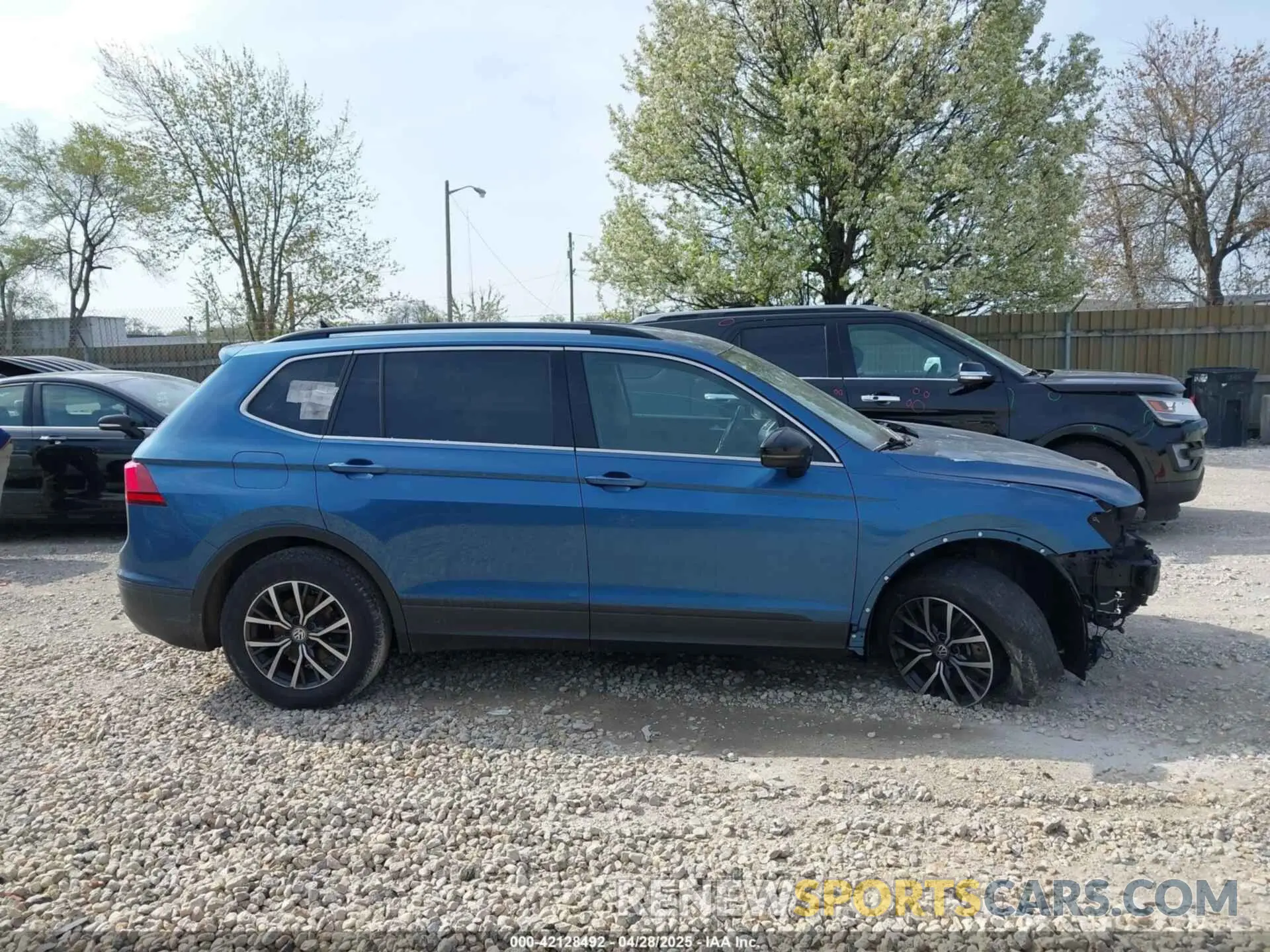 13 Photograph of a damaged car 3VV2B7AX9KM069553 VOLKSWAGEN TIGUAN 2019
