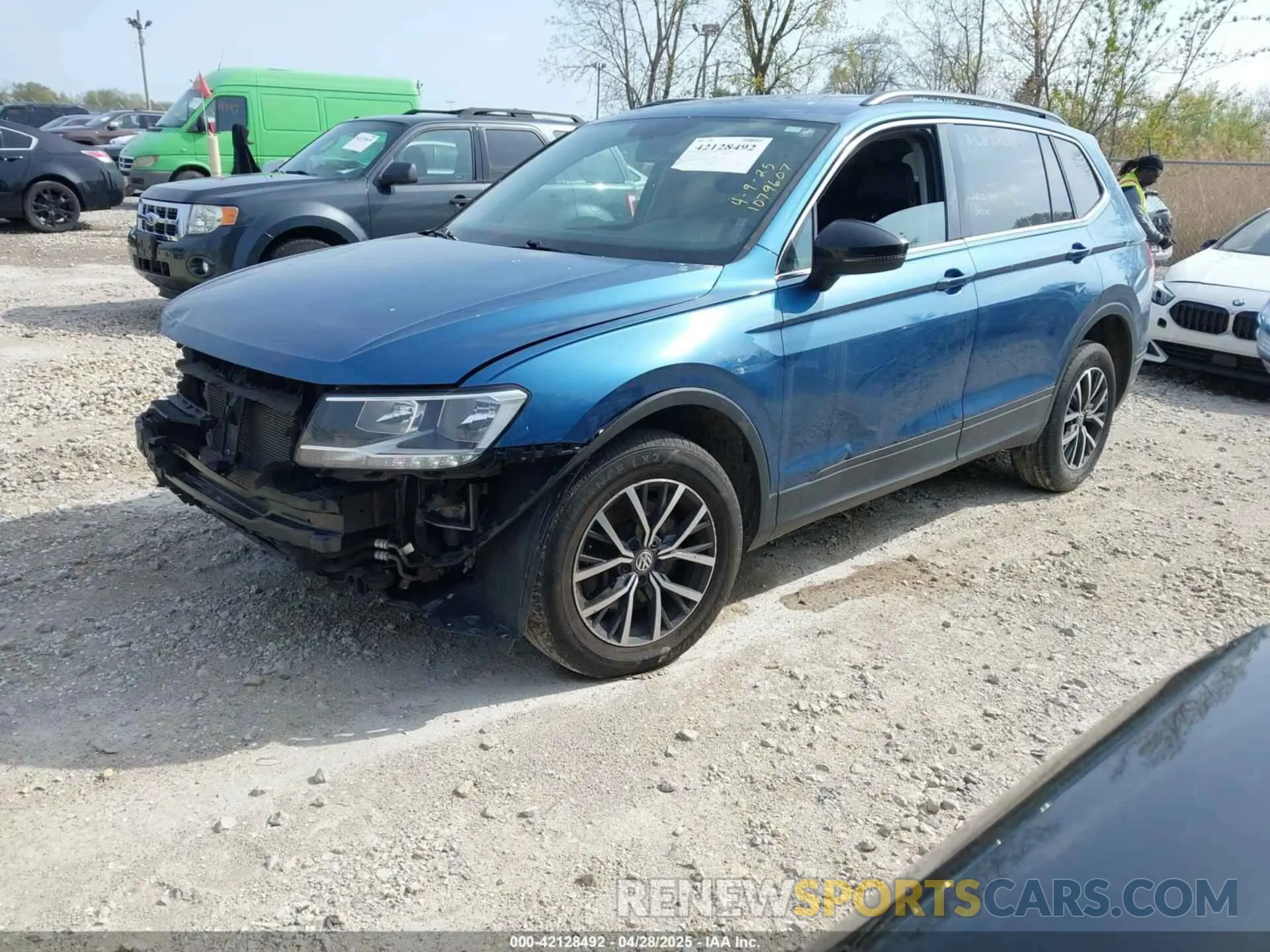 2 Photograph of a damaged car 3VV2B7AX9KM069553 VOLKSWAGEN TIGUAN 2019