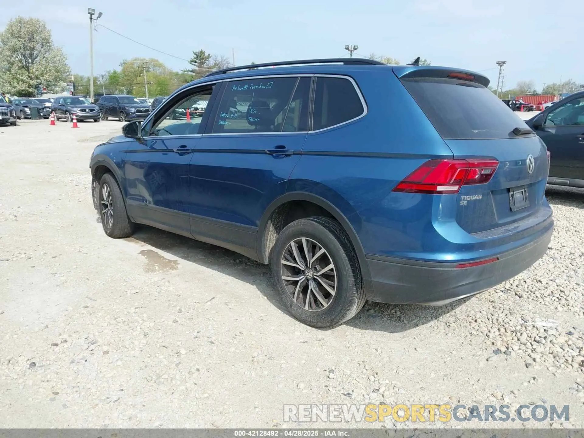 3 Photograph of a damaged car 3VV2B7AX9KM069553 VOLKSWAGEN TIGUAN 2019