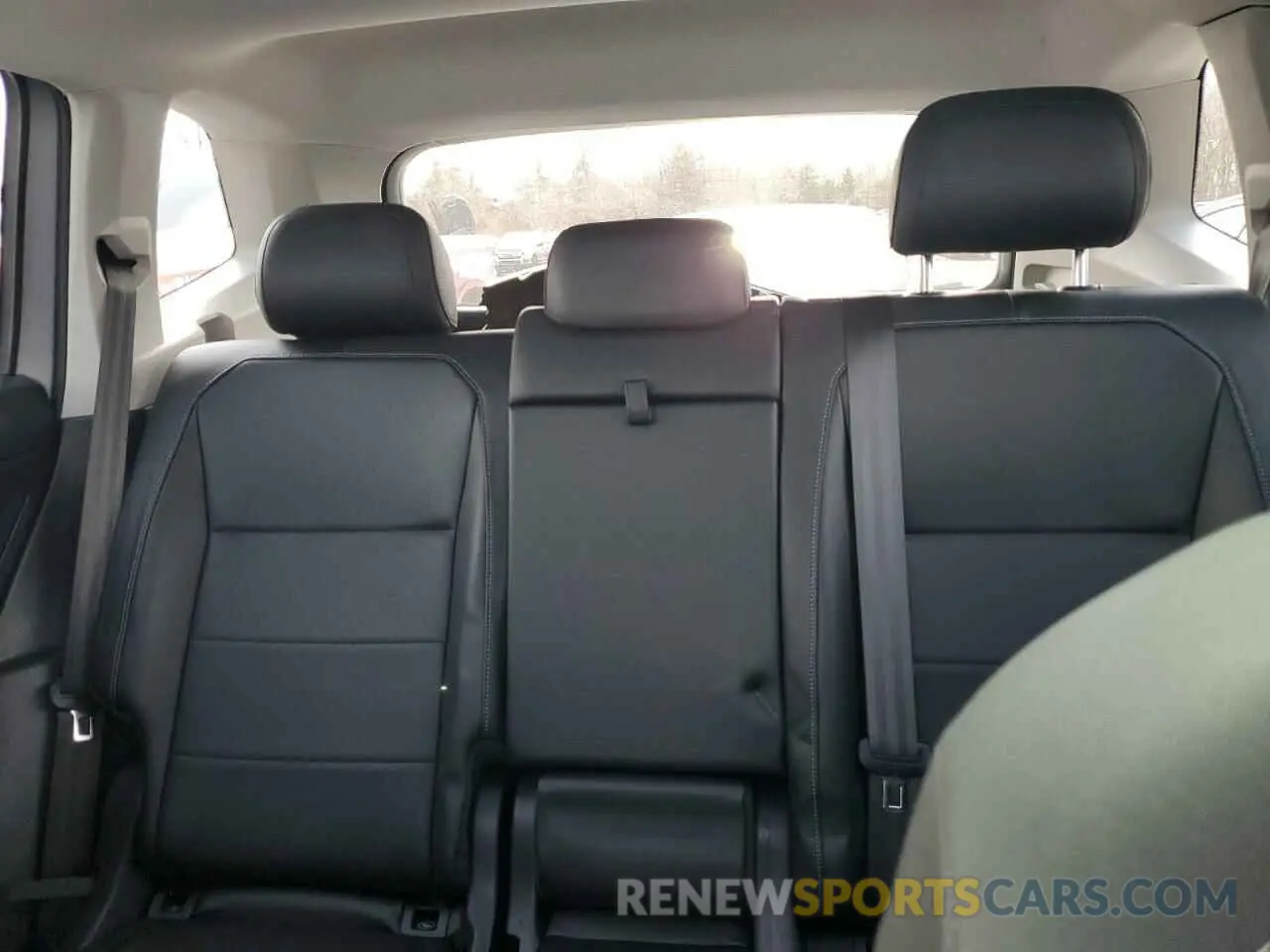 10 Photograph of a damaged car 3VV2B7AX9KM121005 VOLKSWAGEN TIGUAN 2019