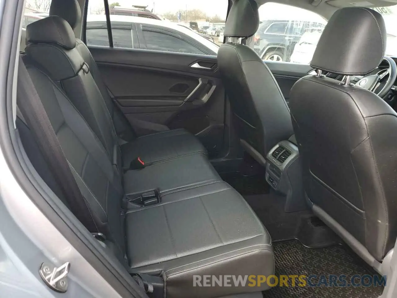 11 Photograph of a damaged car 3VV2B7AX9KM121005 VOLKSWAGEN TIGUAN 2019