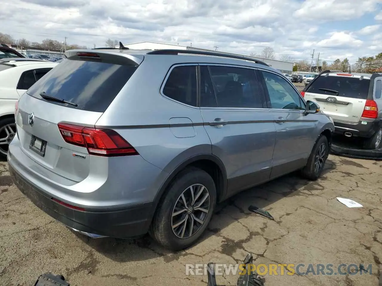 3 Photograph of a damaged car 3VV2B7AX9KM121005 VOLKSWAGEN TIGUAN 2019