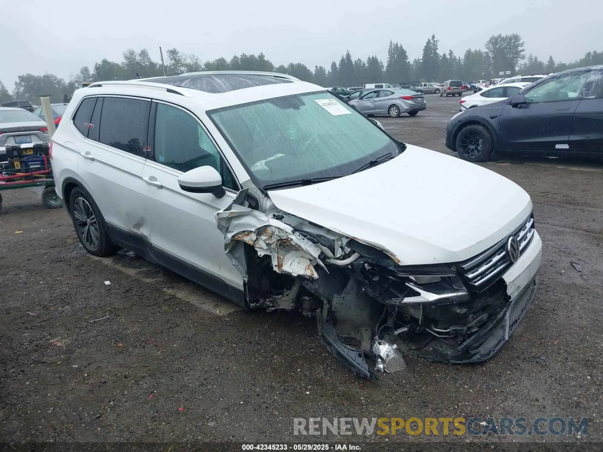1 Photograph of a damaged car 3VV2B7AXXKM009359 VOLKSWAGEN TIGUAN 2019