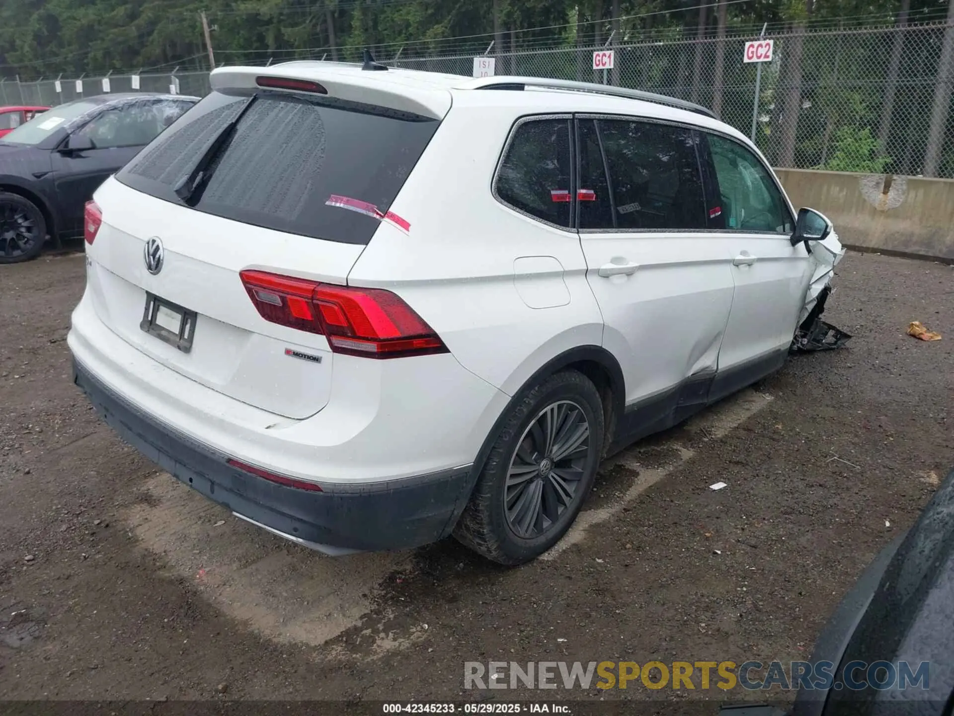 4 Photograph of a damaged car 3VV2B7AXXKM009359 VOLKSWAGEN TIGUAN 2019