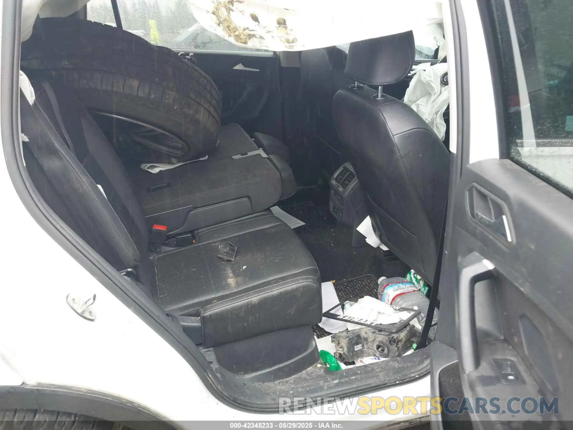 8 Photograph of a damaged car 3VV2B7AXXKM009359 VOLKSWAGEN TIGUAN 2019