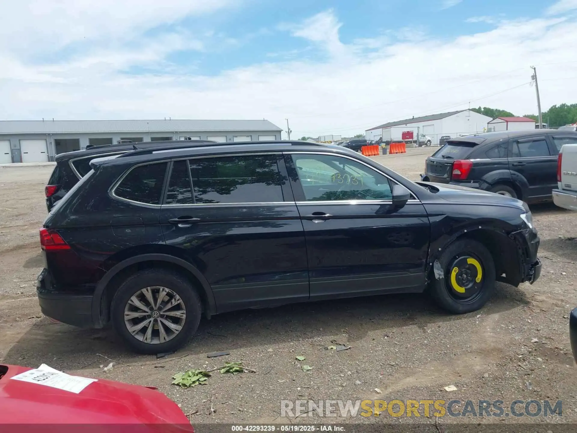 14 Photograph of a damaged car 3VV2B7AXXKM042488 VOLKSWAGEN TIGUAN 2019