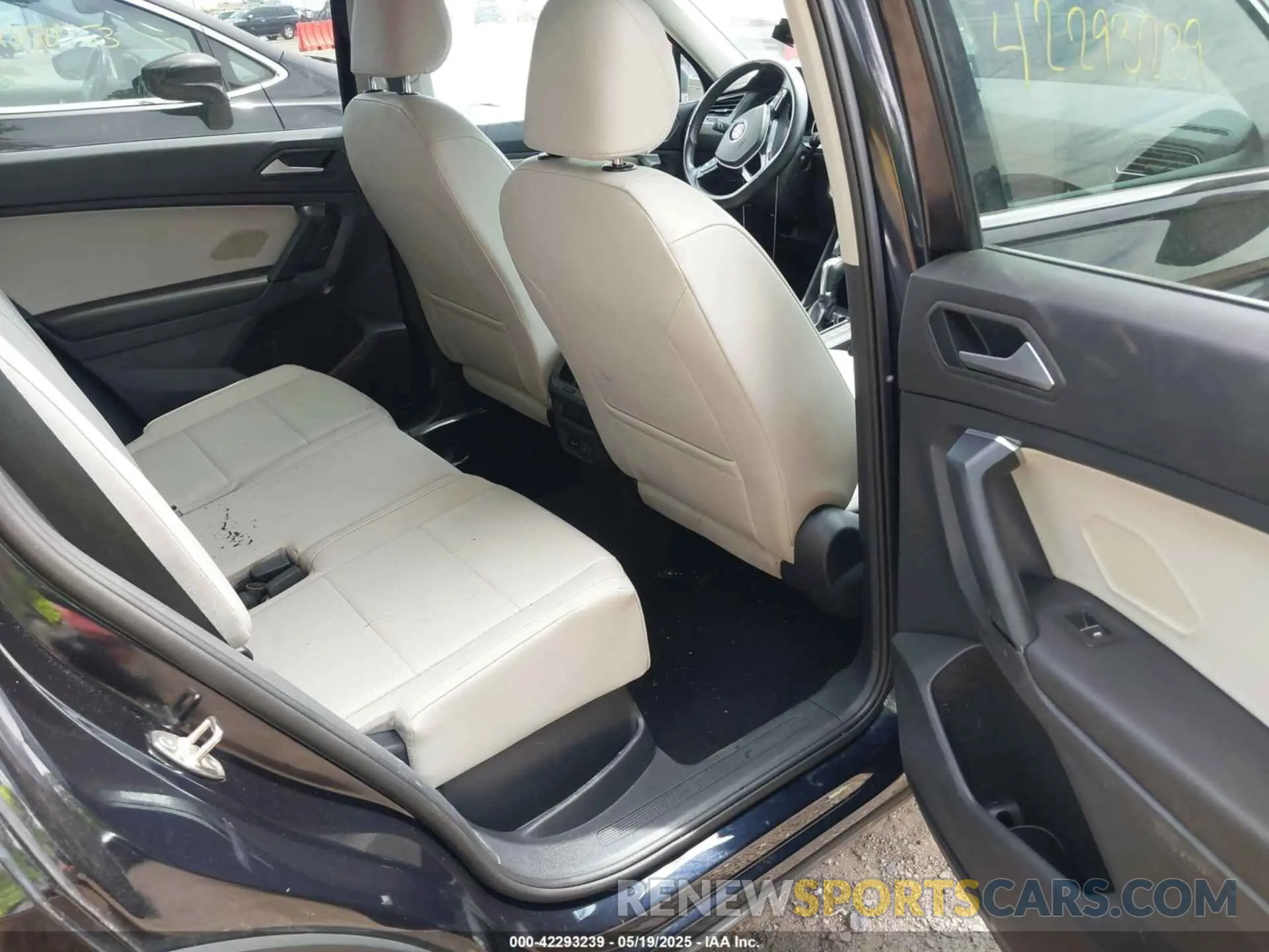 8 Photograph of a damaged car 3VV2B7AXXKM042488 VOLKSWAGEN TIGUAN 2019