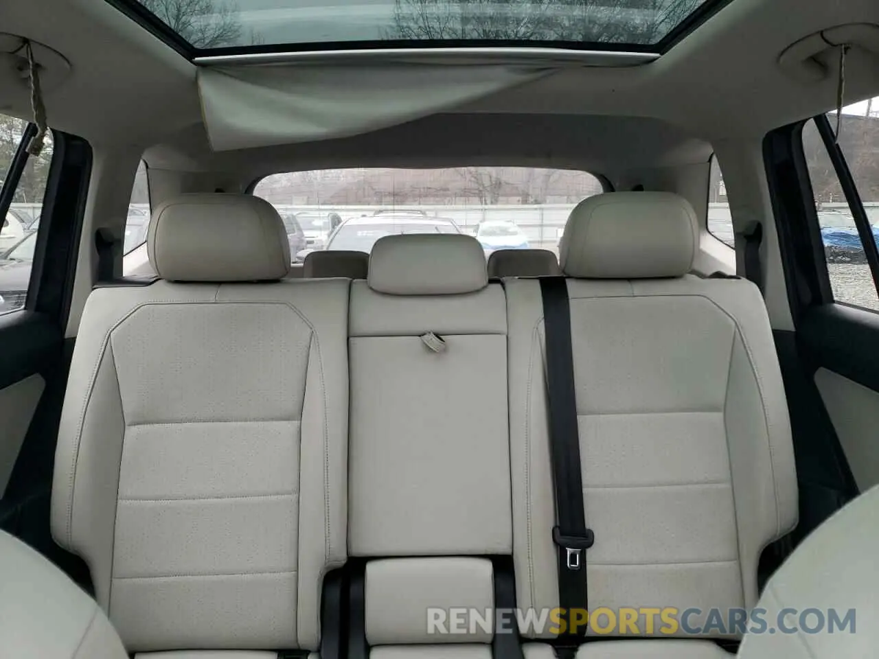 10 Photograph of a damaged car 3VV2B7AXXKM068394 VOLKSWAGEN TIGUAN 2019
