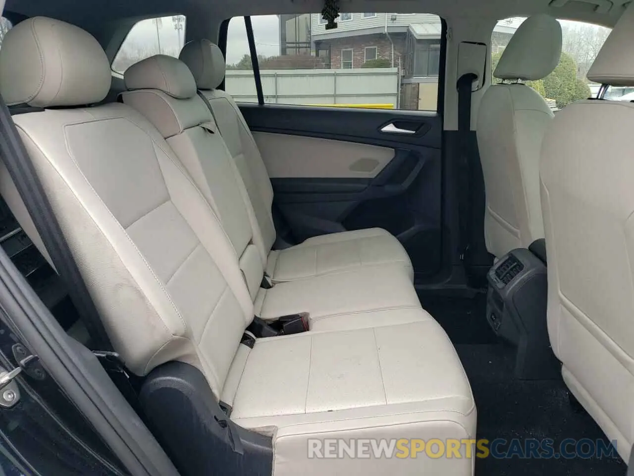 11 Photograph of a damaged car 3VV2B7AXXKM068394 VOLKSWAGEN TIGUAN 2019