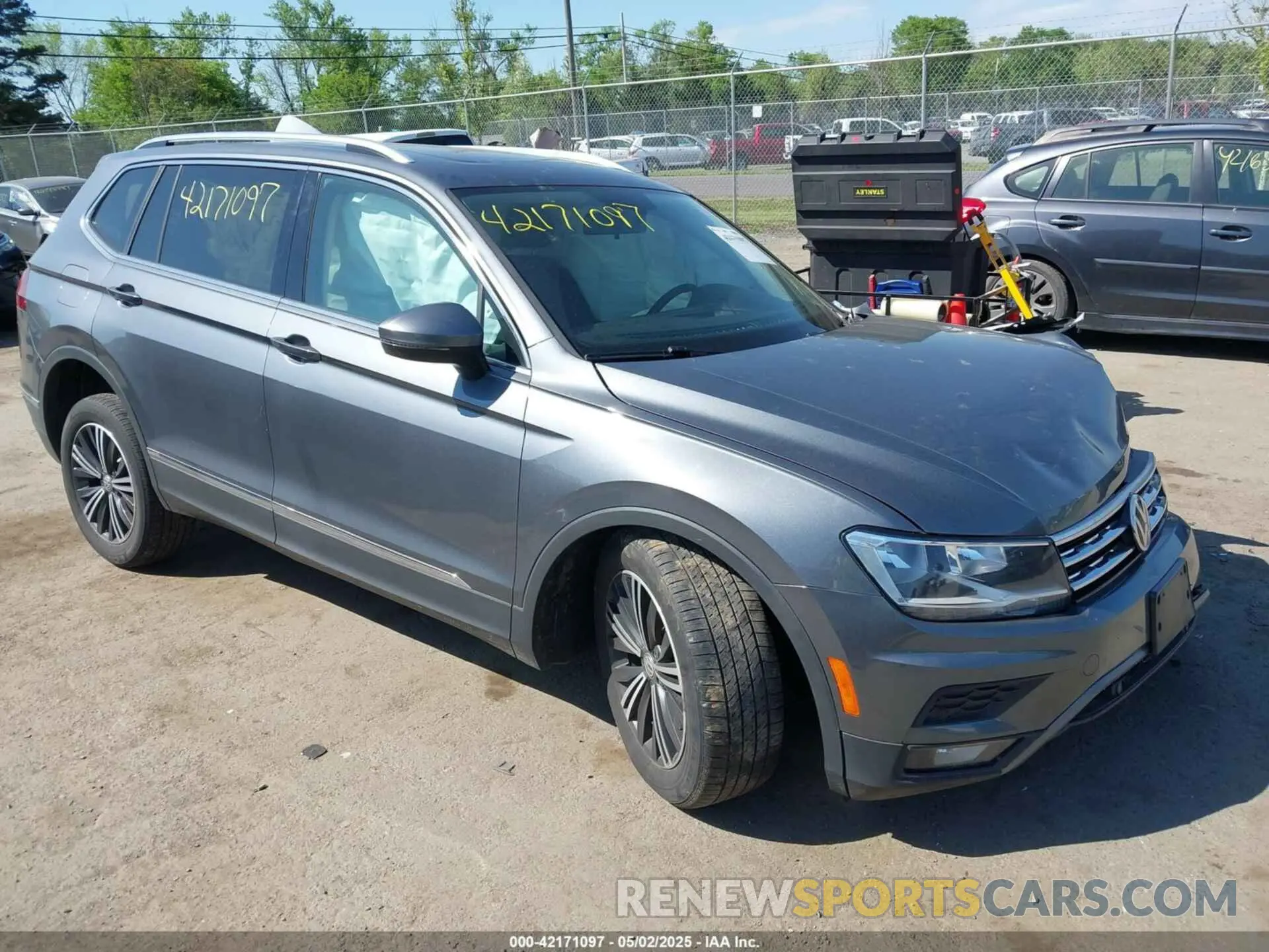 1 Photograph of a damaged car 3VV2B7AXXKM084286 VOLKSWAGEN TIGUAN 2019