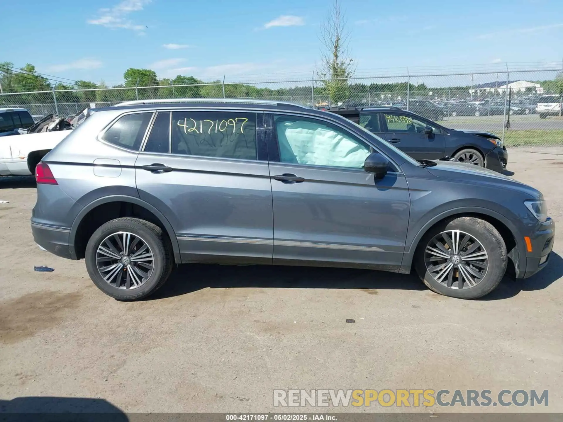 13 Photograph of a damaged car 3VV2B7AXXKM084286 VOLKSWAGEN TIGUAN 2019