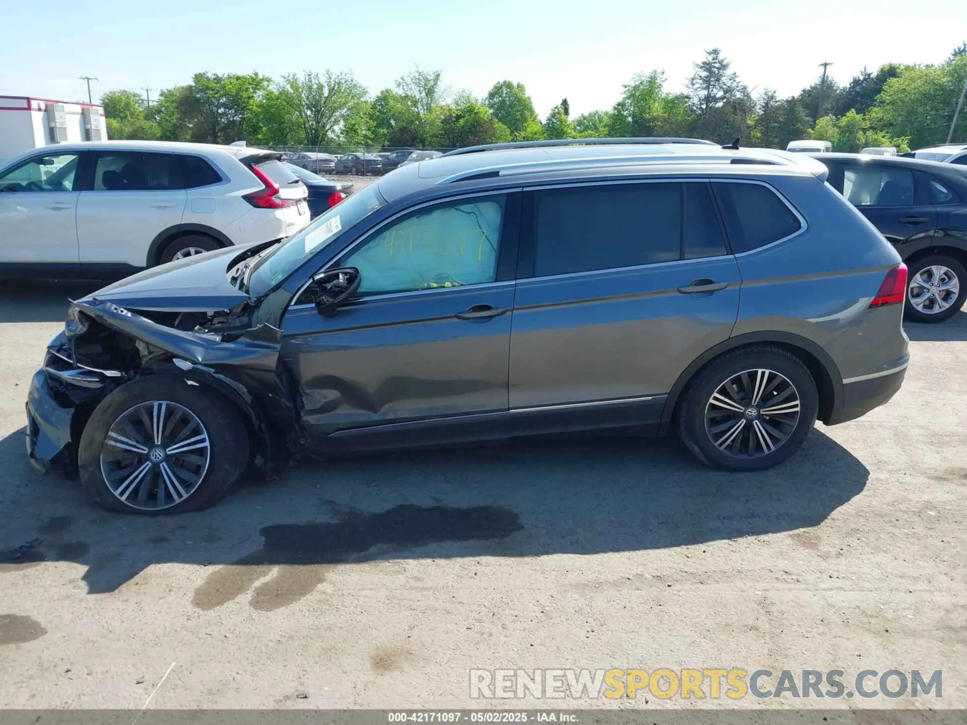 14 Photograph of a damaged car 3VV2B7AXXKM084286 VOLKSWAGEN TIGUAN 2019