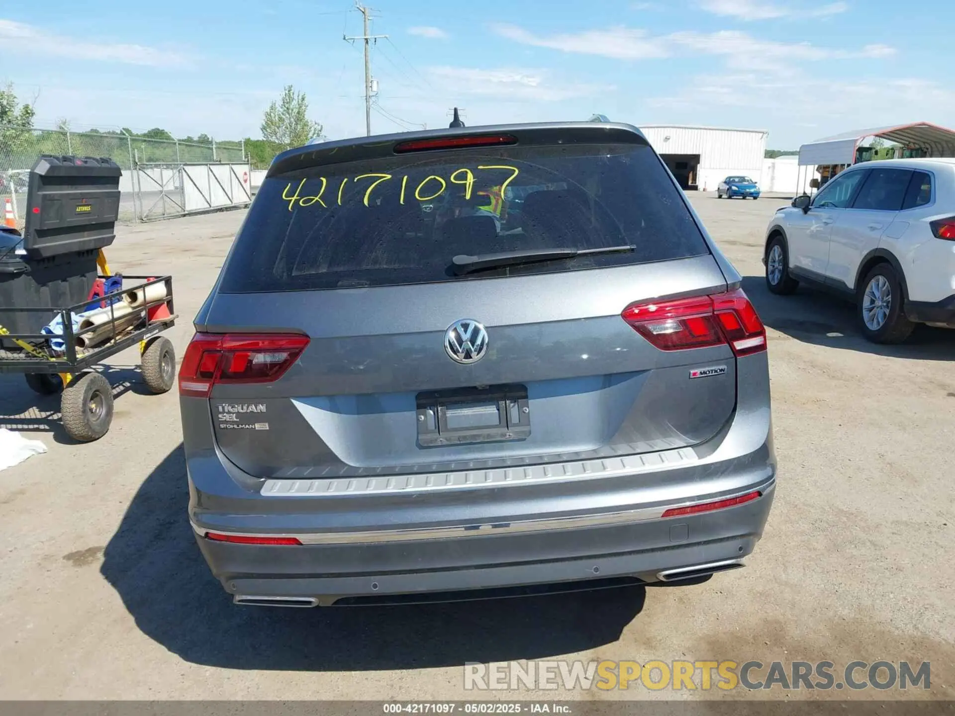 16 Photograph of a damaged car 3VV2B7AXXKM084286 VOLKSWAGEN TIGUAN 2019