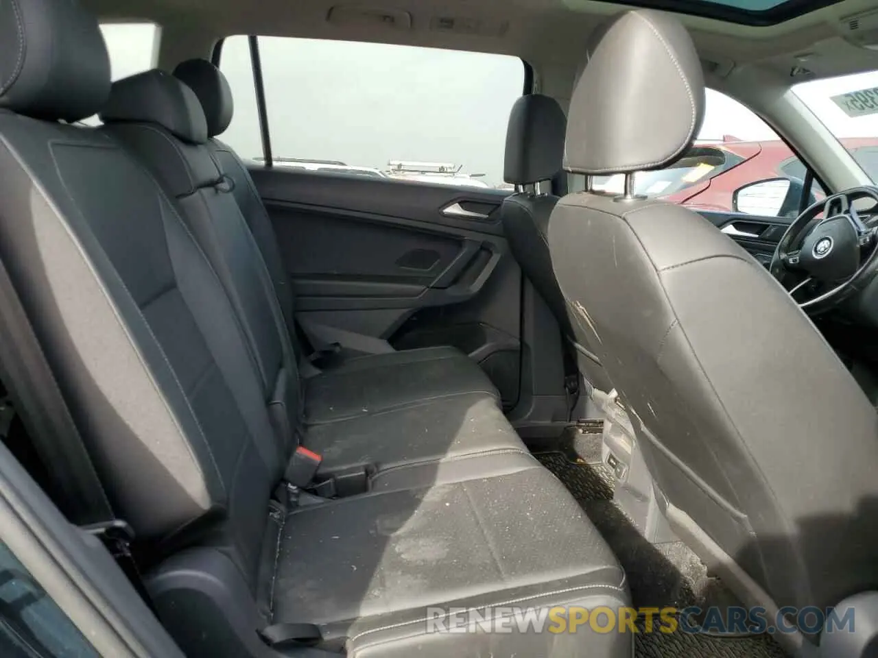 10 Photograph of a damaged car 3VV2B7AXXKM107923 VOLKSWAGEN TIGUAN 2019