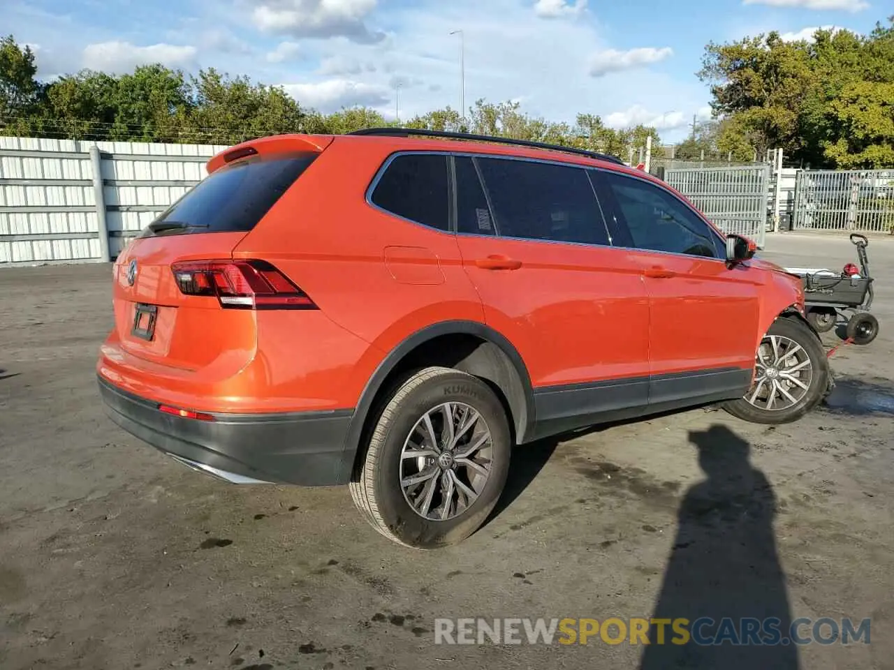 3 Photograph of a damaged car 3VV3B7AX0KM093552 VOLKSWAGEN TIGUAN 2019