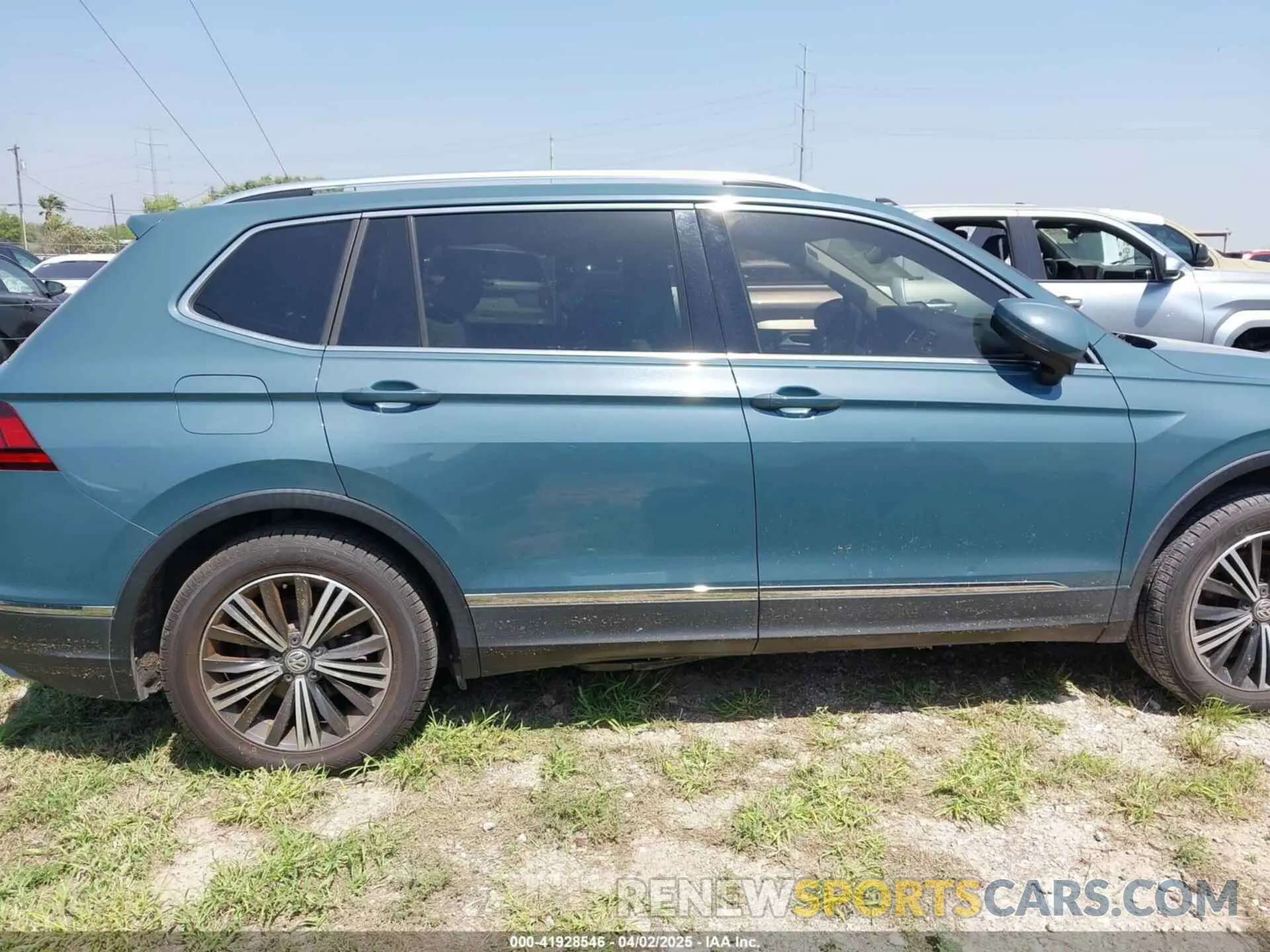 13 Photograph of a damaged car 3VV3B7AX0KM119180 VOLKSWAGEN TIGUAN 2019