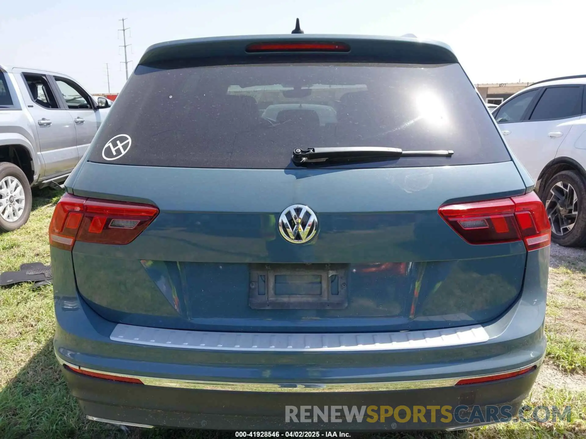 16 Photograph of a damaged car 3VV3B7AX0KM119180 VOLKSWAGEN TIGUAN 2019