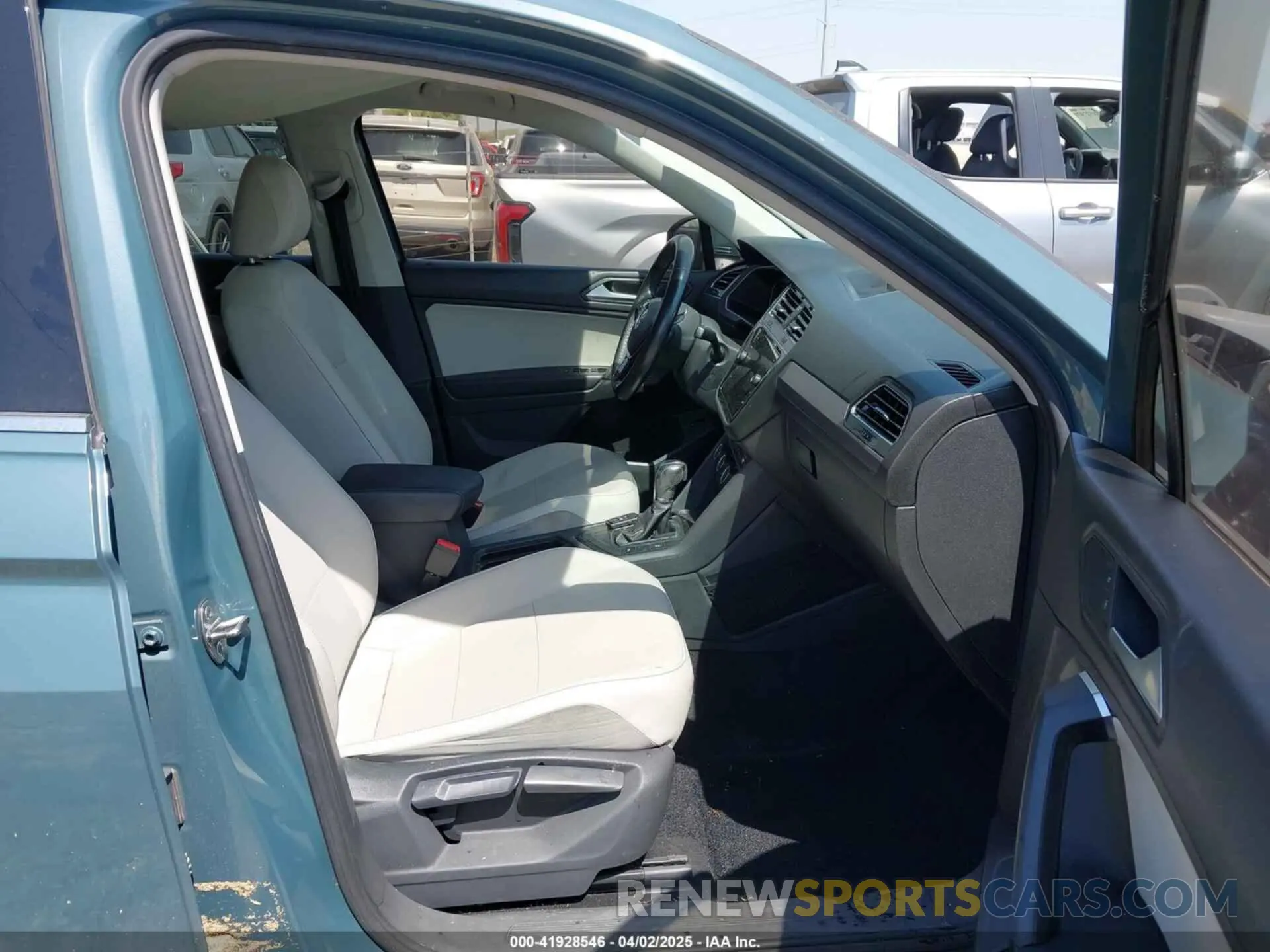 5 Photograph of a damaged car 3VV3B7AX0KM119180 VOLKSWAGEN TIGUAN 2019