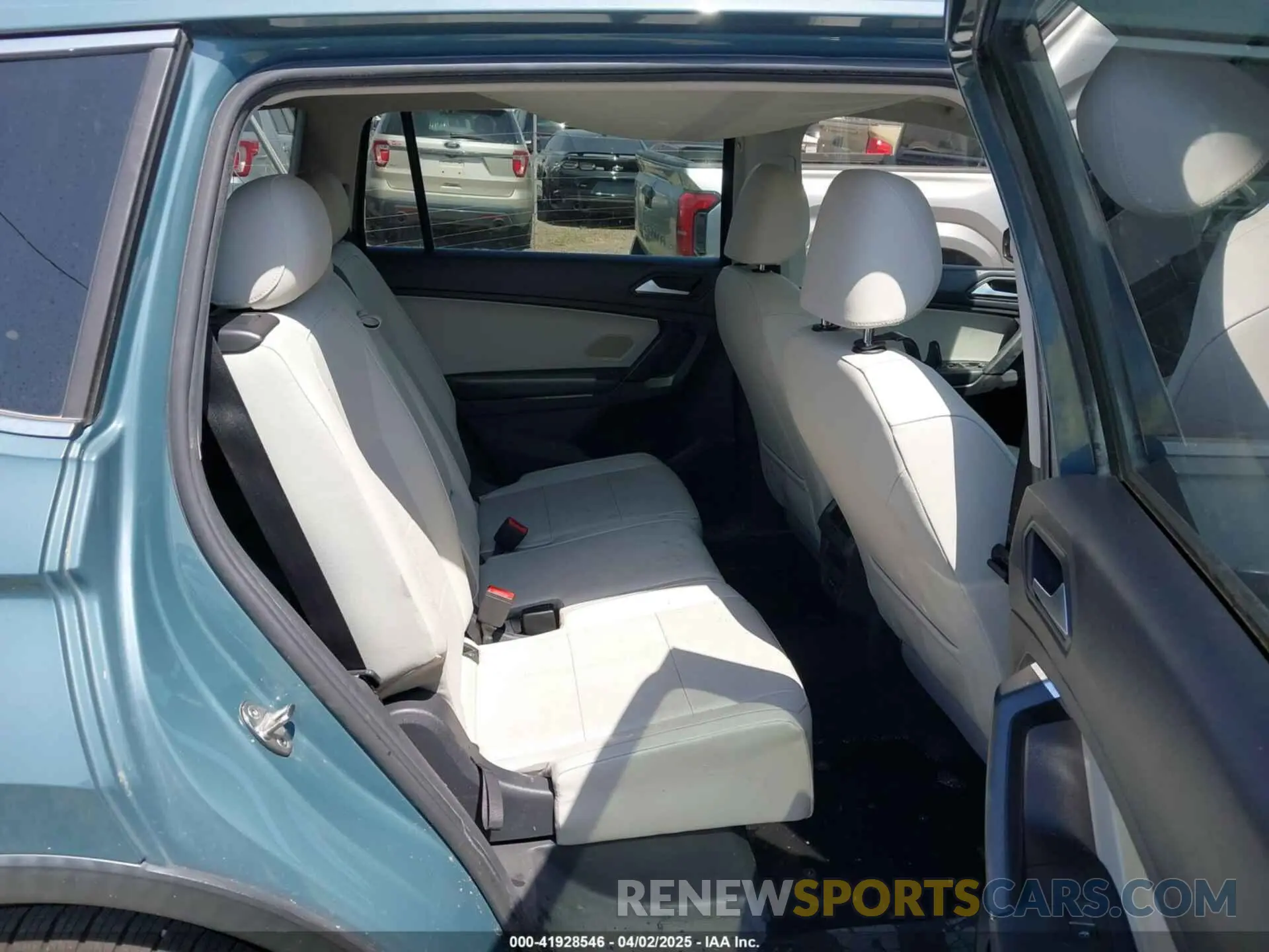 8 Photograph of a damaged car 3VV3B7AX0KM119180 VOLKSWAGEN TIGUAN 2019
