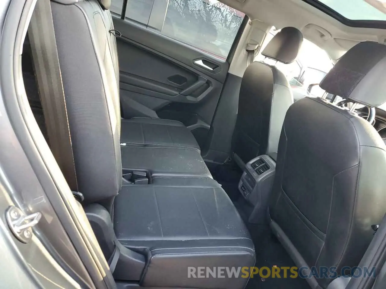 11 Photograph of a damaged car 3VV3B7AX0KM153927 VOLKSWAGEN TIGUAN 2019