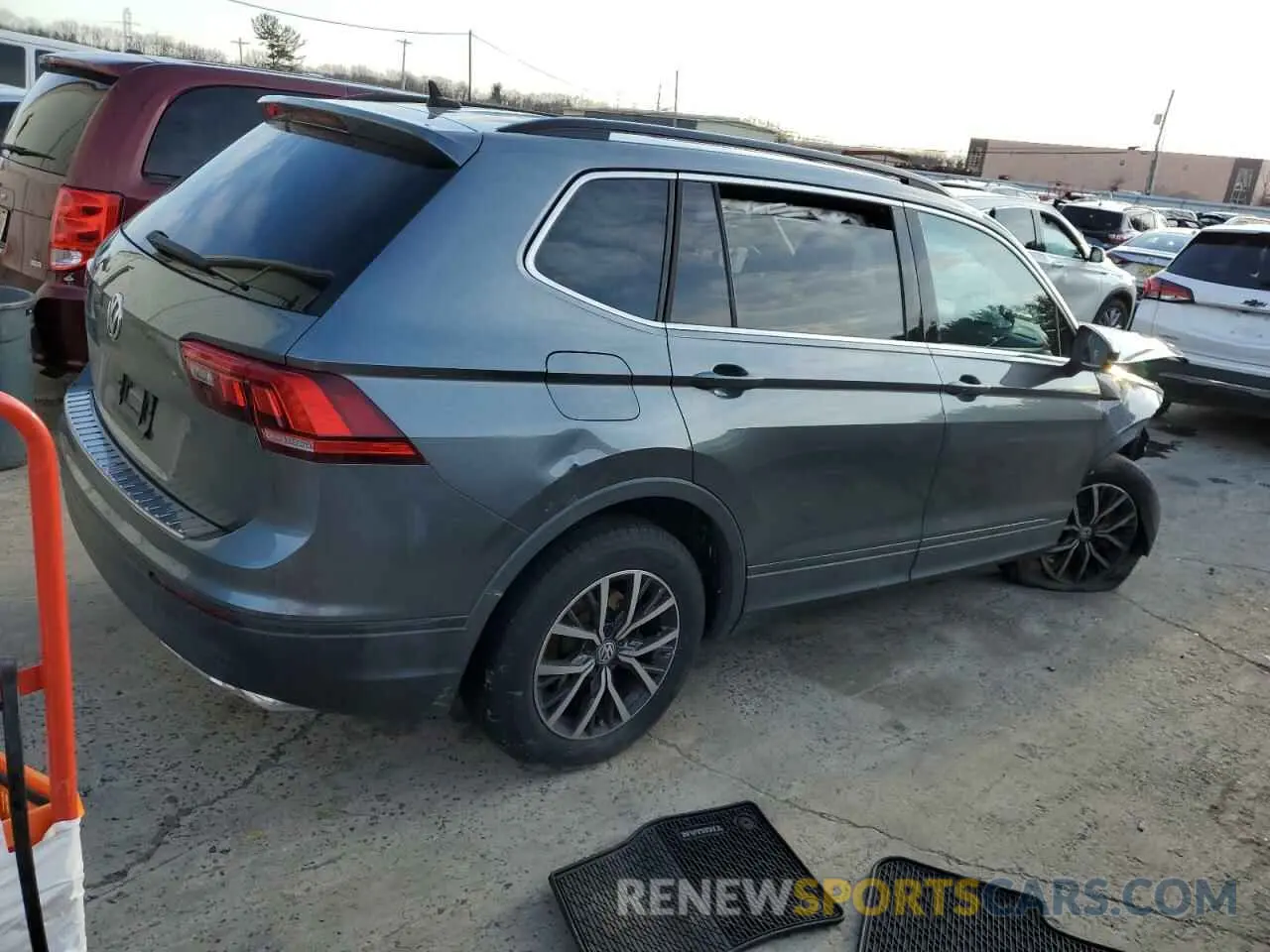 3 Photograph of a damaged car 3VV3B7AX0KM153927 VOLKSWAGEN TIGUAN 2019