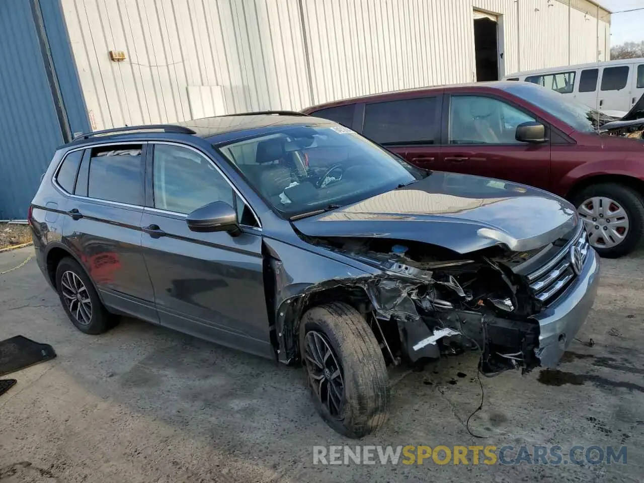 4 Photograph of a damaged car 3VV3B7AX0KM153927 VOLKSWAGEN TIGUAN 2019