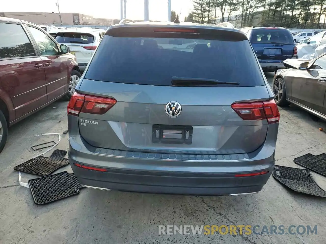 6 Photograph of a damaged car 3VV3B7AX0KM153927 VOLKSWAGEN TIGUAN 2019