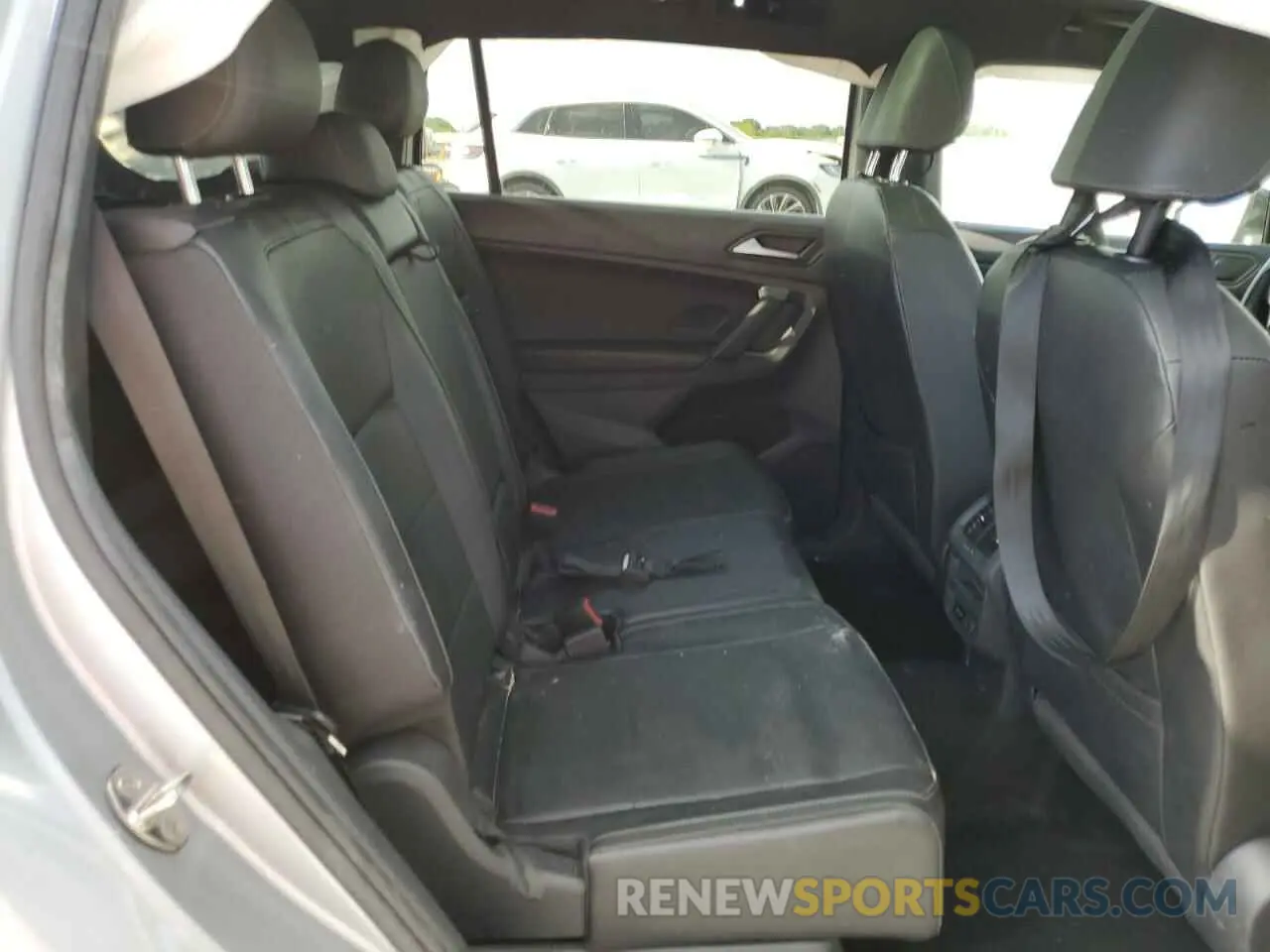 11 Photograph of a damaged car 3VV3B7AX0KM169125 VOLKSWAGEN TIGUAN 2019