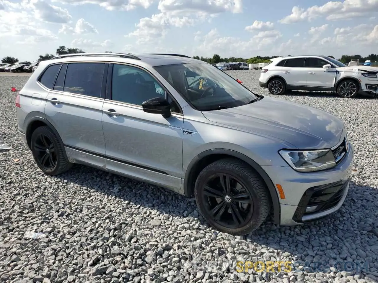 4 Photograph of a damaged car 3VV3B7AX0KM169125 VOLKSWAGEN TIGUAN 2019