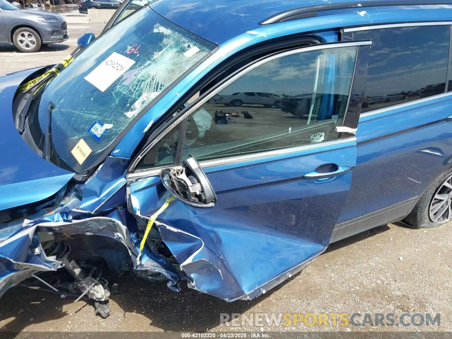 18 Photograph of a damaged car 3VV3B7AX1KM056655 VOLKSWAGEN TIGUAN 2019